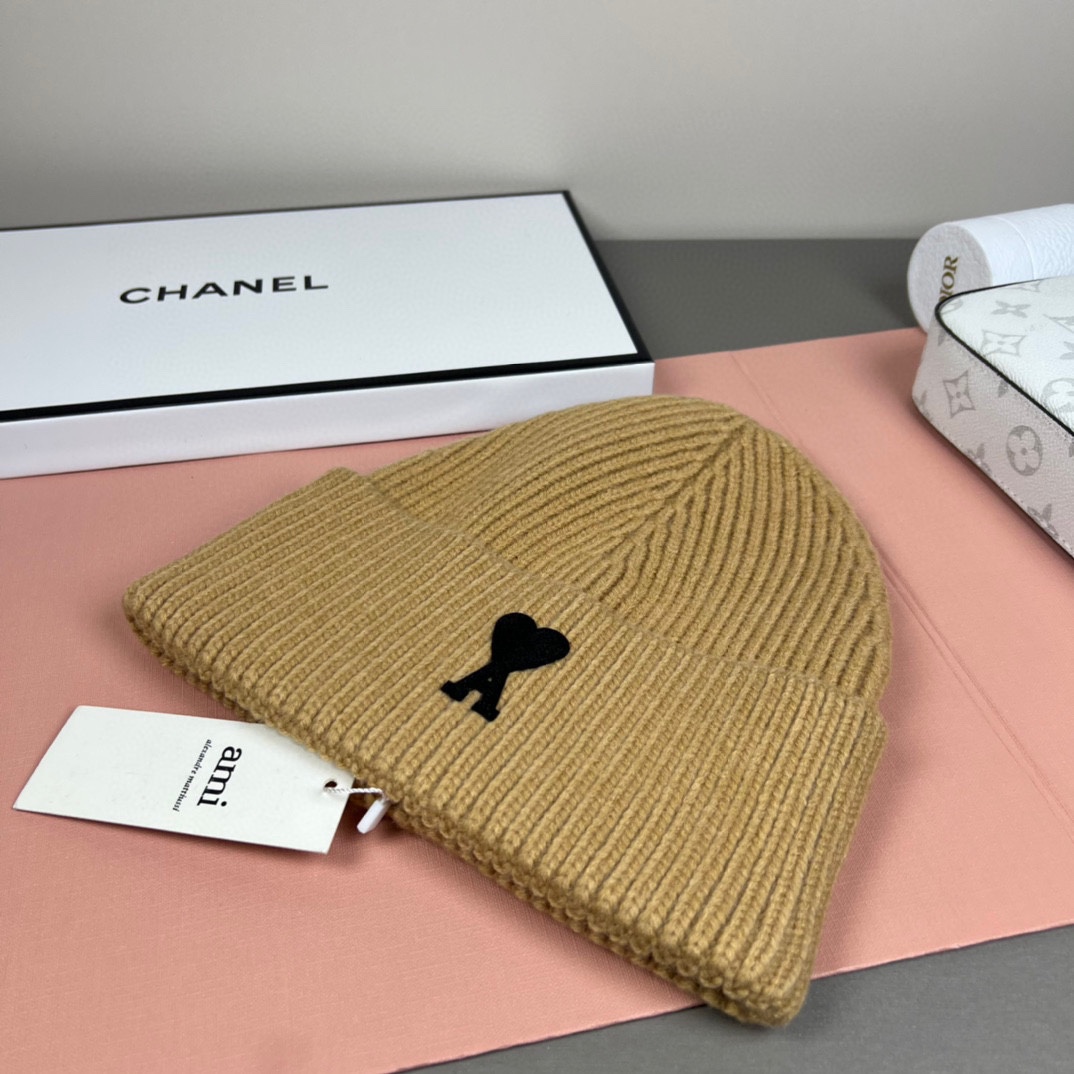 配防尘袋【ami法国潮牌】专柜新款简约时尚毛线针织，很潮！休闲运动款，经典制作，超级好搭衣服！