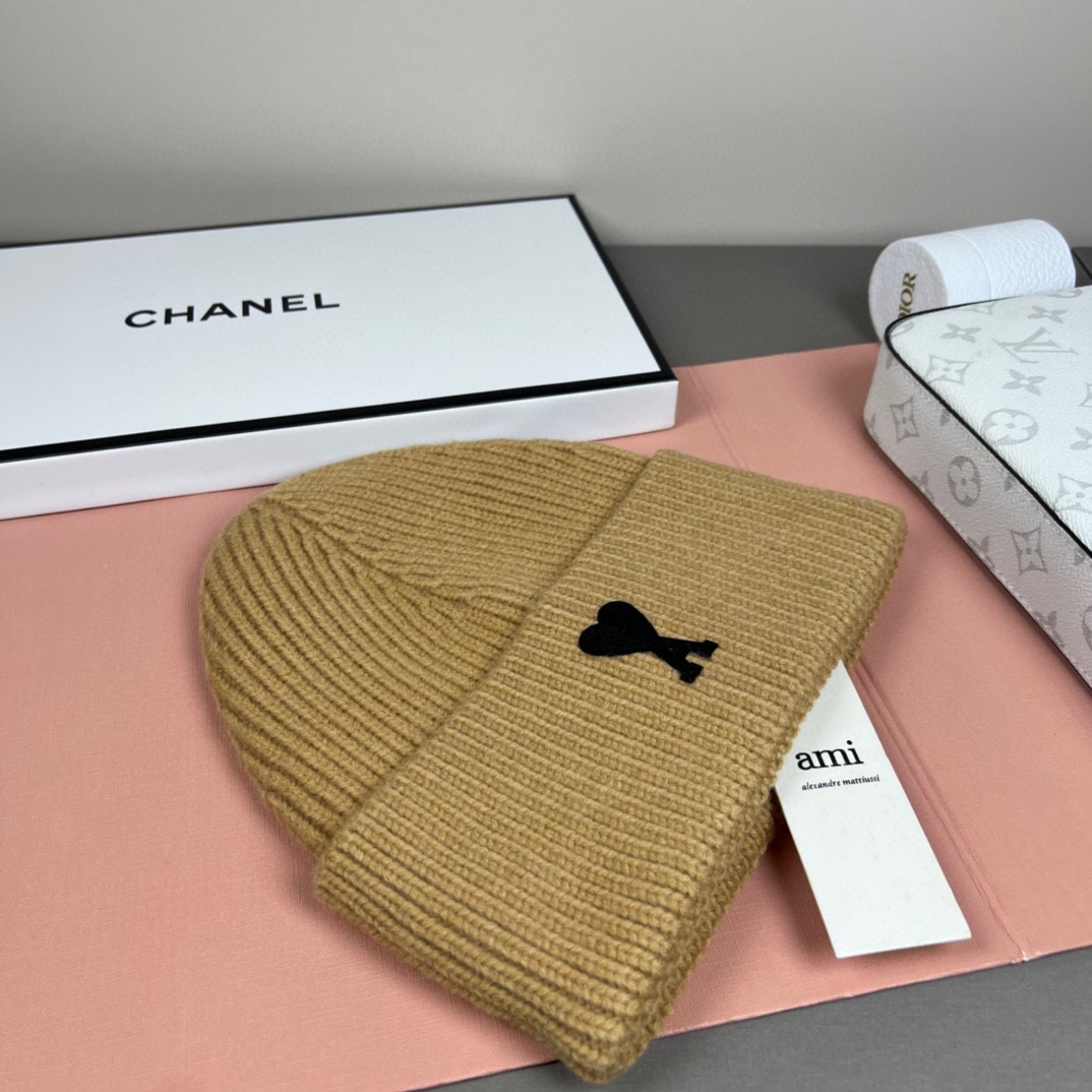 配防尘袋【ami法国潮牌】专柜新款简约时尚毛线针织，很潮！休闲运动款，经典制作，超级好搭衣服！