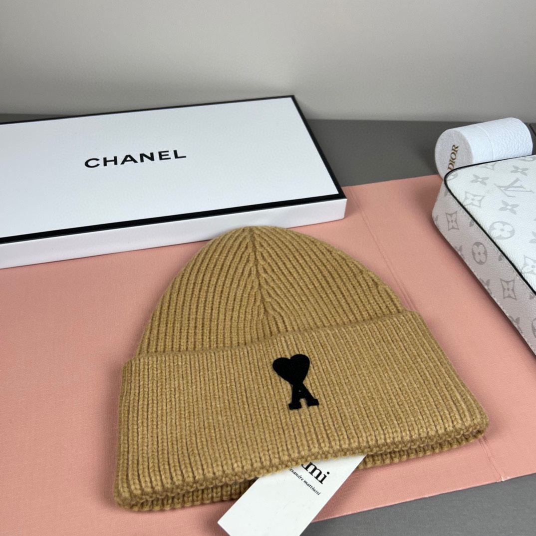 配防尘袋【ami法国潮牌】专柜新款简约时尚毛线针织，很潮！休闲运动款，经典制作，超级好搭衣服！