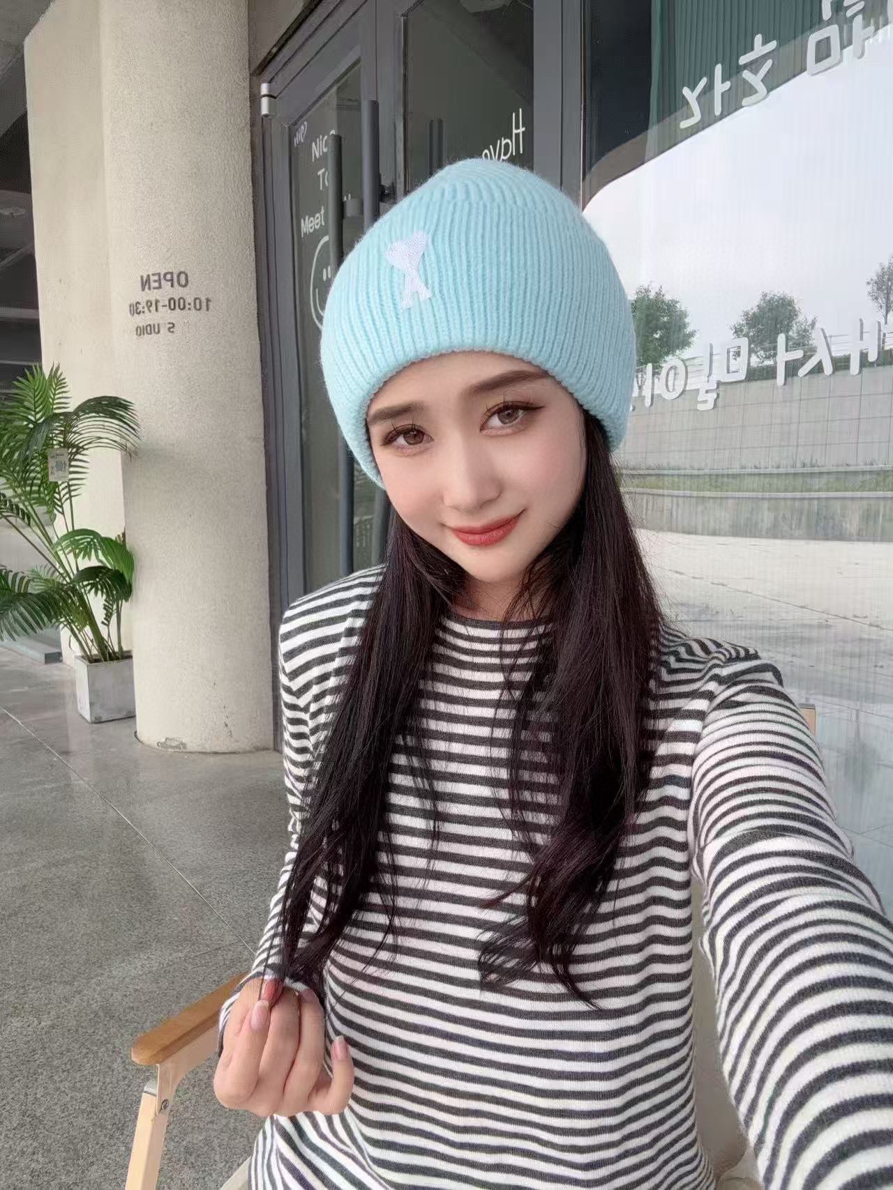 配防尘袋【ami法国潮牌】专柜新款简约时尚毛线针织，很潮！休闲运动款，经典制作，超级好搭衣服！