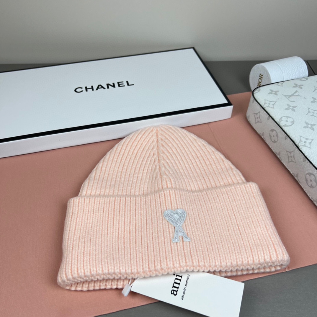 配防尘袋【ami法国潮牌】专柜新款简约时尚毛线针织，很潮！休闲运动款，经典制作，超级好搭衣服！