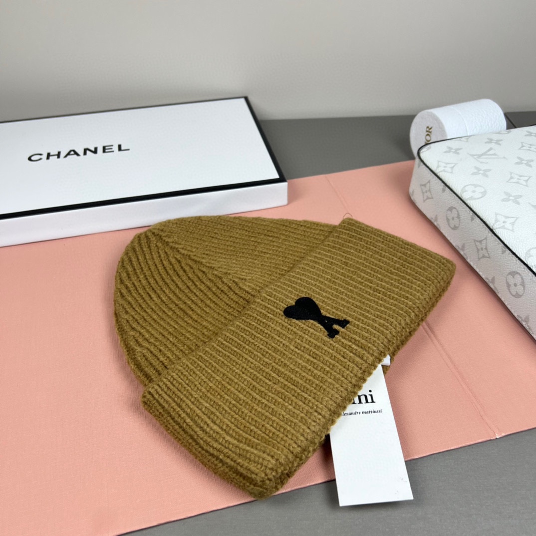 配防尘袋【ami法国潮牌】专柜新款简约时尚毛线针织，很潮！休闲运动款，经典制作，超级好搭衣服！