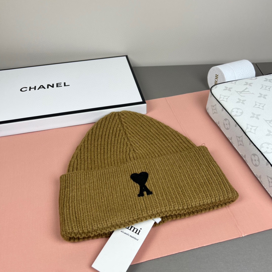 配防尘袋【ami法国潮牌】专柜新款简约时尚毛线针织，很潮！休闲运动款，经典制作，超级好搭衣服！