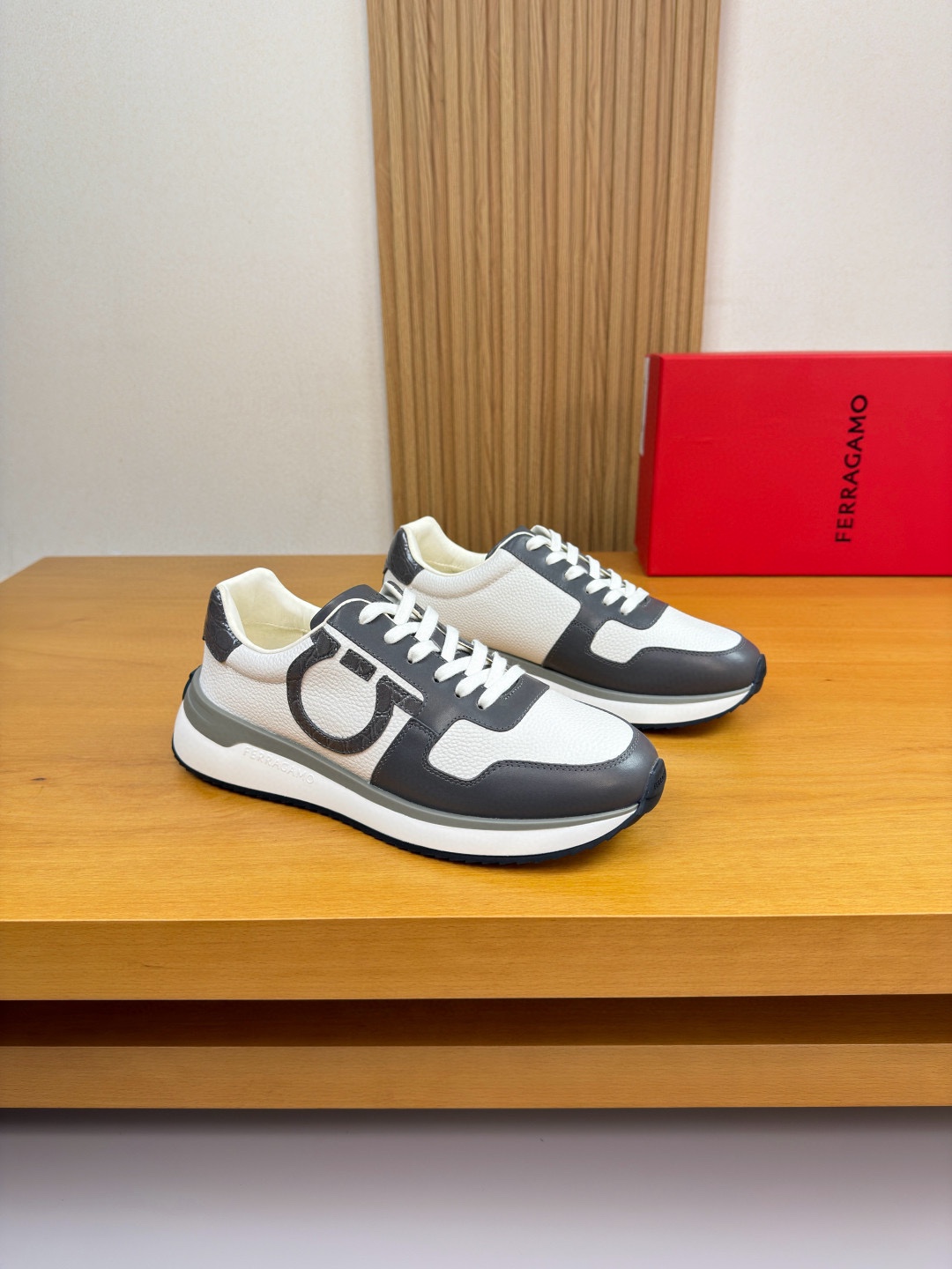 Sapato Ferragamo — photo 8