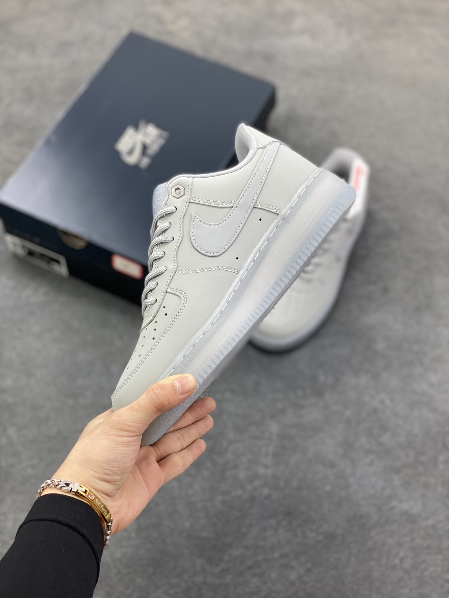 图片[3]-Nike Air Force 1 Low 灰水晶底 空军一号低帮运动休闲板鞋 原楦头原纸板 打造纯正空军版型 专注外贸渠道 全掌内置蜂窝气垫 原盒配件 原厂中底钢印、拉帮完美 货号：CJ9179-002 尺码：36 36.5 37.5 38 38.5 39 40 40.5 41 42 42.5 43 44 44.5 45-选品中心