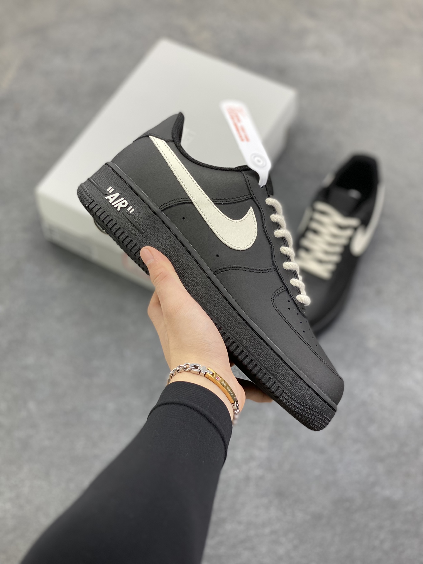 Nike Air Force 1 Low 麻绳黑白勾 空军一号低帮运动休闲板鞋 原楦头原纸板 打造纯正空军版型 专注外贸渠道 全掌内置蜂窝气垫 原盒配件 原厂中底钢印、拉帮完美 货号：DD8959-001 尺码：36 36.5 37.5 38 38.5 39 40 40.5 41 42 42.5 43 44 44.5 45-选品中心