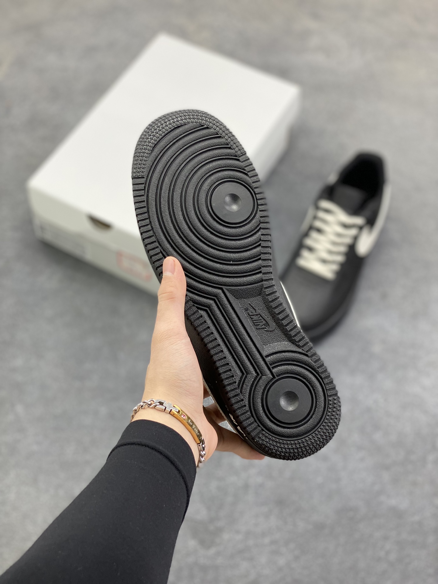 图片[5]-Nike Air Force 1 Low 麻绳黑白勾 空军一号低帮运动休闲板鞋 原楦头原纸板 打造纯正空军版型 专注外贸渠道 全掌内置蜂窝气垫 原盒配件 原厂中底钢印、拉帮完美 货号：DD8959-001 尺码：36 36.5 37.5 38 38.5 39 40 40.5 41 42 42.5 43 44 44.5 45-选品中心