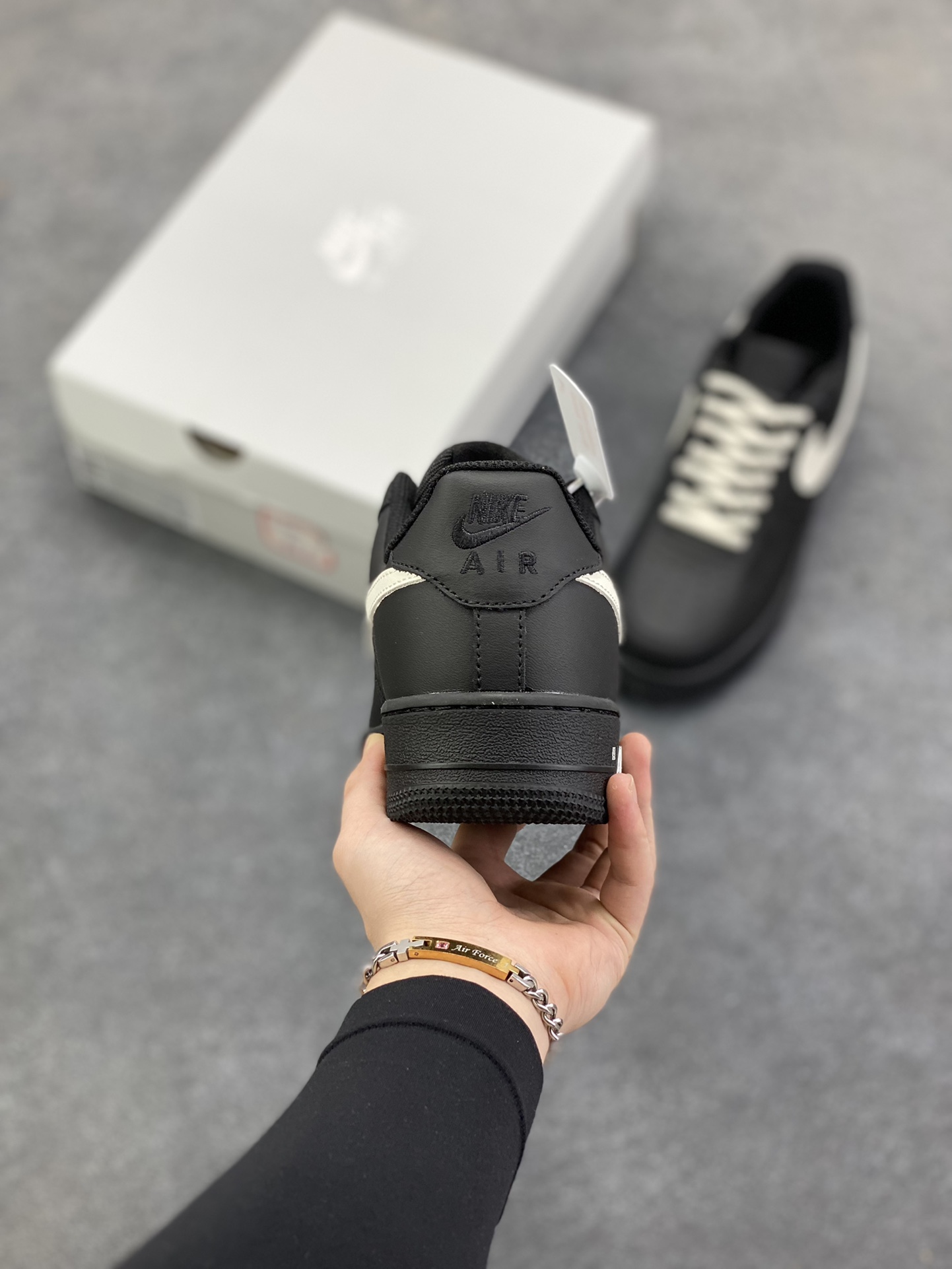 图片[4]-Nike Air Force 1 Low 麻绳黑白勾 空军一号低帮运动休闲板鞋 原楦头原纸板 打造纯正空军版型 专注外贸渠道 全掌内置蜂窝气垫 原盒配件 原厂中底钢印、拉帮完美 货号：DD8959-001 尺码：36 36.5 37.5 38 38.5 39 40 40.5 41 42 42.5 43 44 44.5 45-选品中心