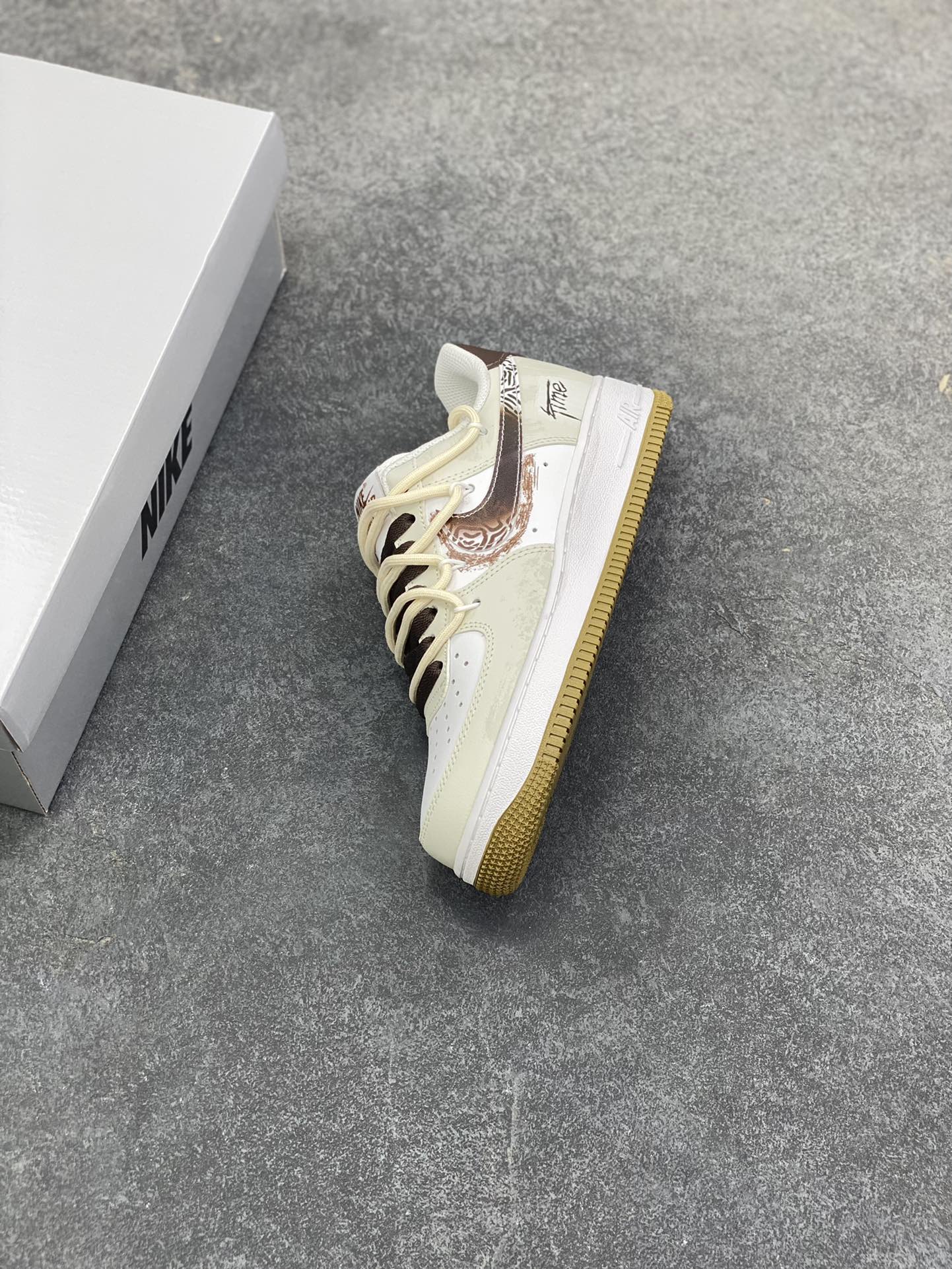 图片[7]-Nike Air Force 1 Low’07 新中式 国风 空军一号低帮休闲板鞋 定制皮料 原厂3D打印 定制鞋盒 原楦原纸板 纯正空军版型 内置全掌气垫 货号：ZH0316-094 尺码：36 36.5 37.5 38 38.5 39 40 40.5 41 42 42.5 43 44 44.5 45-选品中心