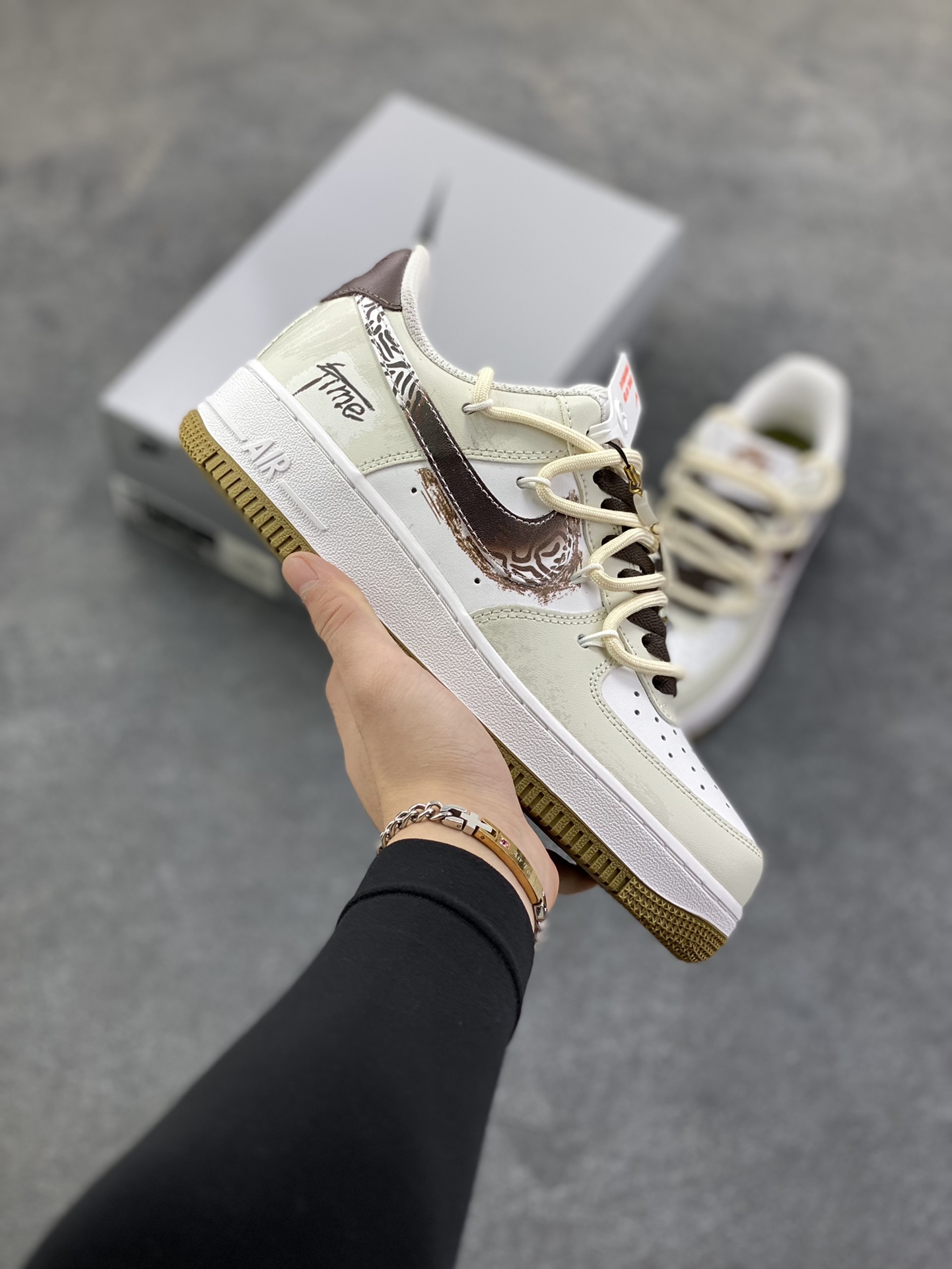 Nike Air Force 1 Low’07 新中式 国风 空军一号低帮休闲板鞋 定制皮料 原厂3D打印 定制鞋盒 原楦原纸板 纯正空军版型 内置全掌气垫 货号：ZH0316-094 尺码：36 36.5 37.5 38 38.5 39 40 40.5 41 42 42.5 43 44 44.5 45-选品中心