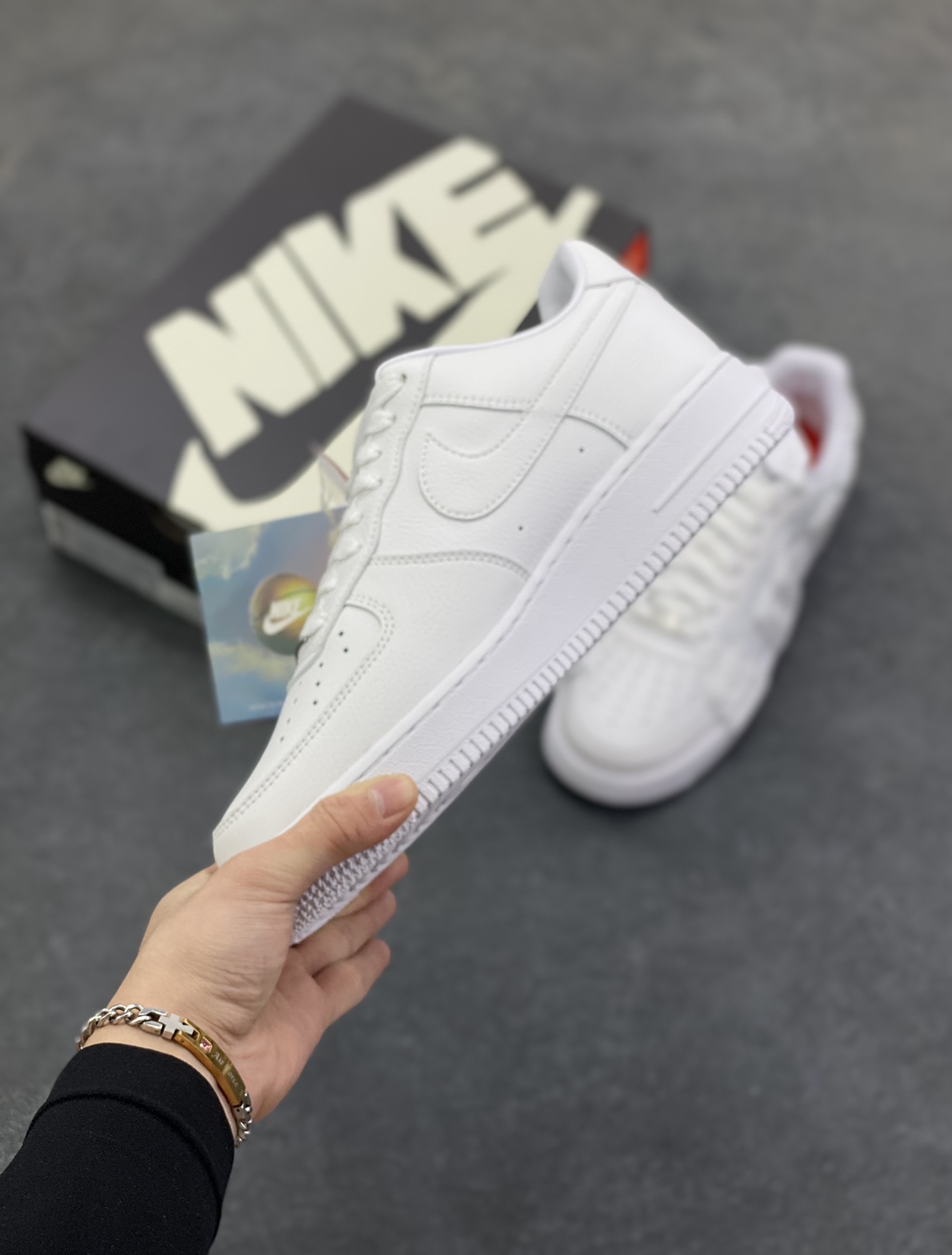 图片[3]-HY版本💯 Nike Air Force 1 Low CPFM联名白 空军一号低帮运动休闲板鞋 原楦头原纸板 打造纯正空军版型 专注外贸渠道 全掌内置蜂窝气垫 原盒配件 原厂中底钢印、拉帮完美 货号：FQ7069-100 尺码：36 36.5 37.5 38 38.5 39 40 40.5 41 42 42.5 43 44 44.5 45 46-选品中心
