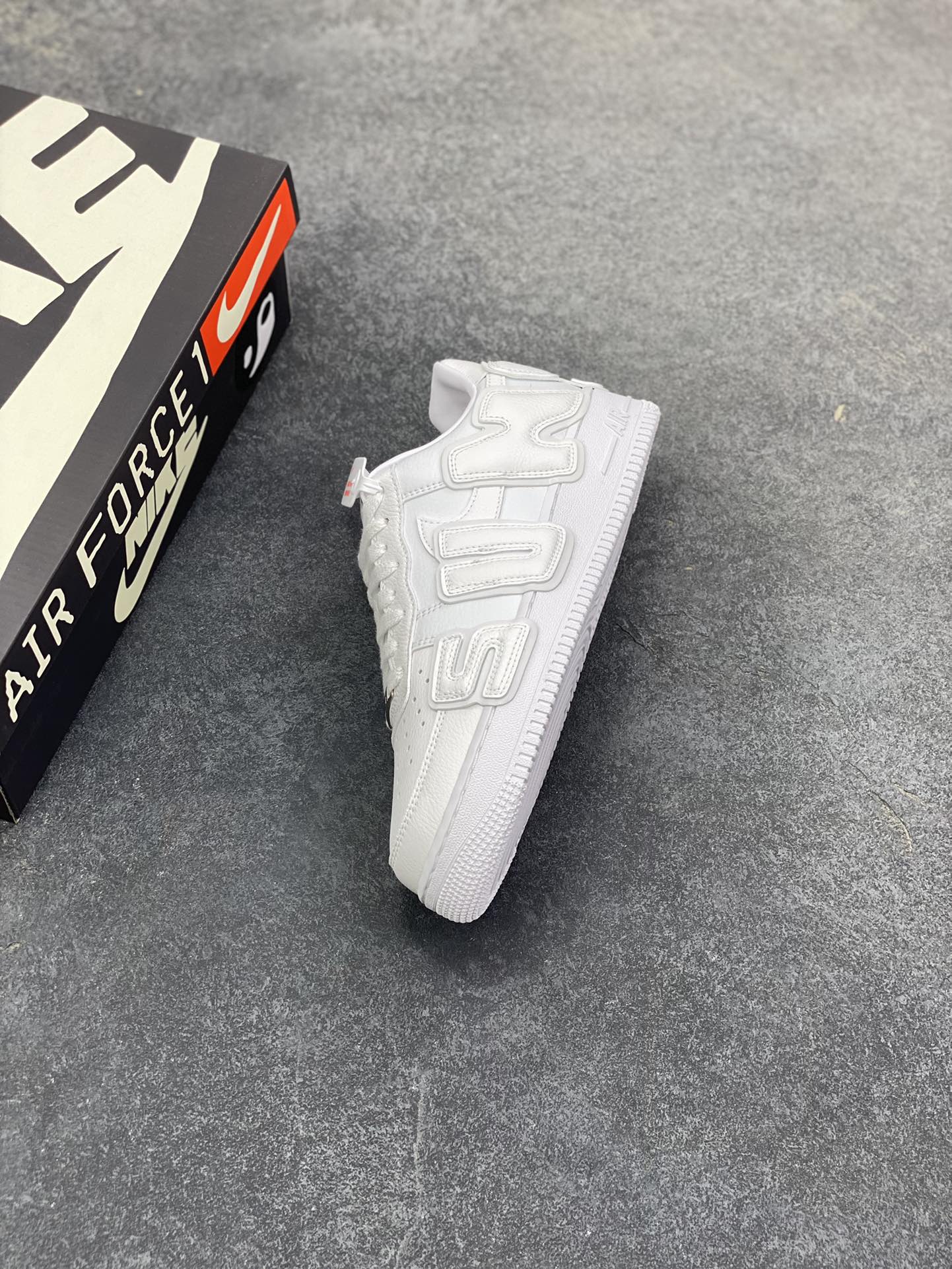 图片[7]-HY版本💯 Nike Air Force 1 Low CPFM联名白 空军一号低帮运动休闲板鞋 原楦头原纸板 打造纯正空军版型 专注外贸渠道 全掌内置蜂窝气垫 原盒配件 原厂中底钢印、拉帮完美 货号：FQ7069-100 尺码：36 36.5 37.5 38 38.5 39 40 40.5 41 42 42.5 43 44 44.5 45 46-选品中心