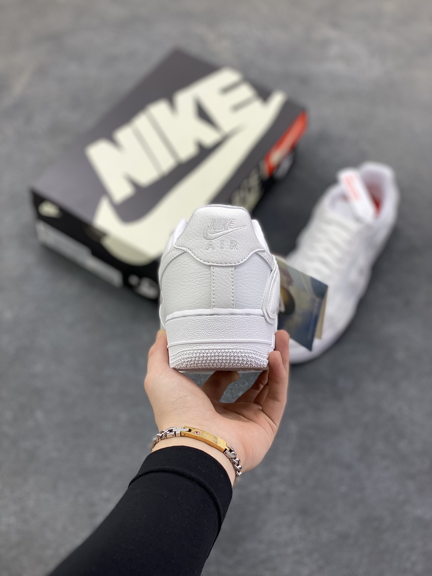 图片[4]-HY版本💯 Nike Air Force 1 Low CPFM联名白 空军一号低帮运动休闲板鞋 原楦头原纸板 打造纯正空军版型 专注外贸渠道 全掌内置蜂窝气垫 原盒配件 原厂中底钢印、拉帮完美 货号：FQ7069-100 尺码：36 36.5 37.5 38 38.5 39 40 40.5 41 42 42.5 43 44 44.5 45 46-选品中心