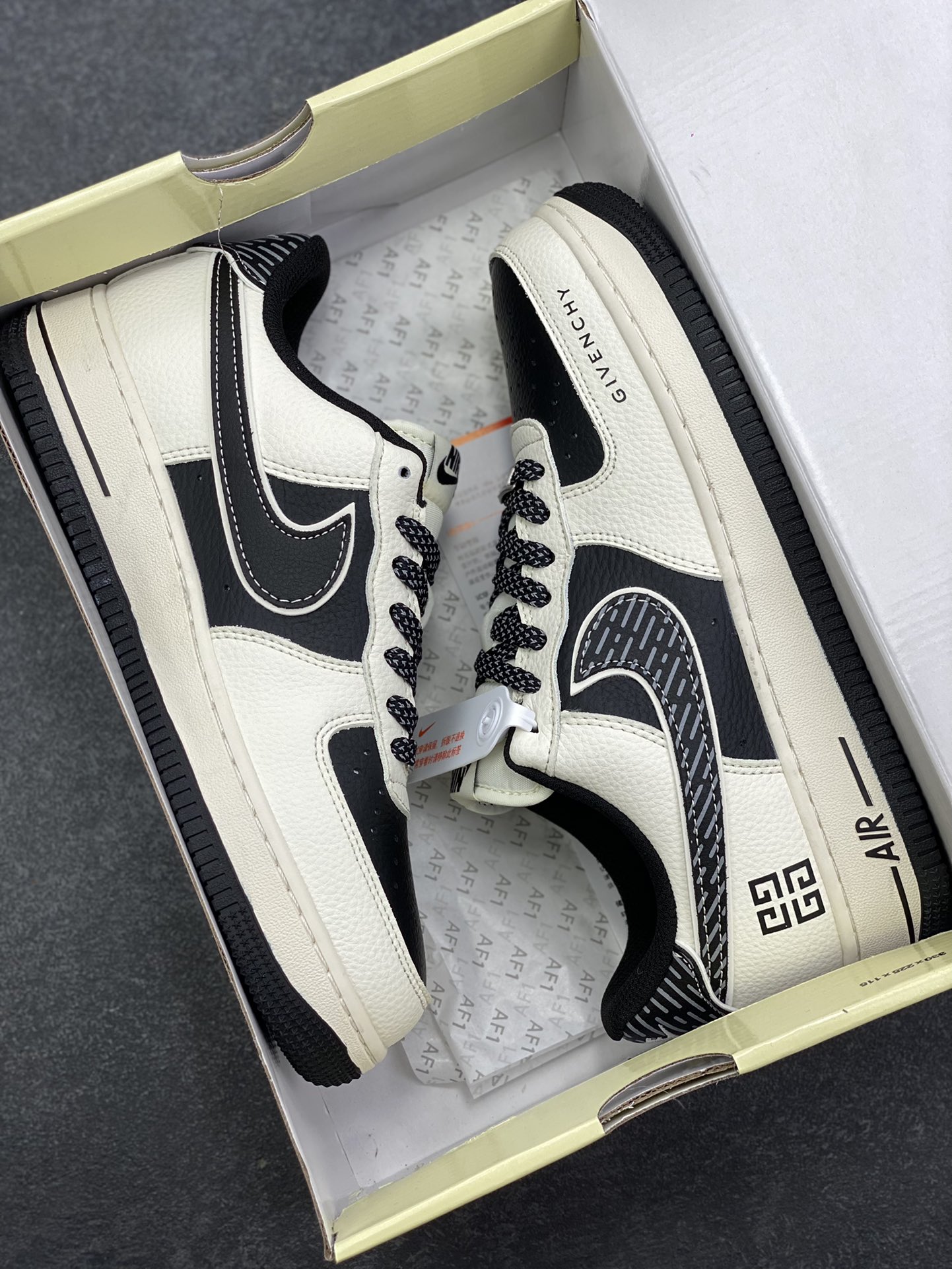 图片[9]-NIke Air Force 1 \’07 Low “纪梵希联名——深蓝天际线”空军一号 低帮 运动鞋 休闲鞋 折边针车 工艺难度大 原楦头原纸板 原装鞋盒 定制五金配件 内置全掌气垫 原厂鞋底 货号：JP8028-002 尺码：36 36.5 37.5 38 38.5 39 40 40.5 41 42 42.5 43 44 44.5 45-选品中心