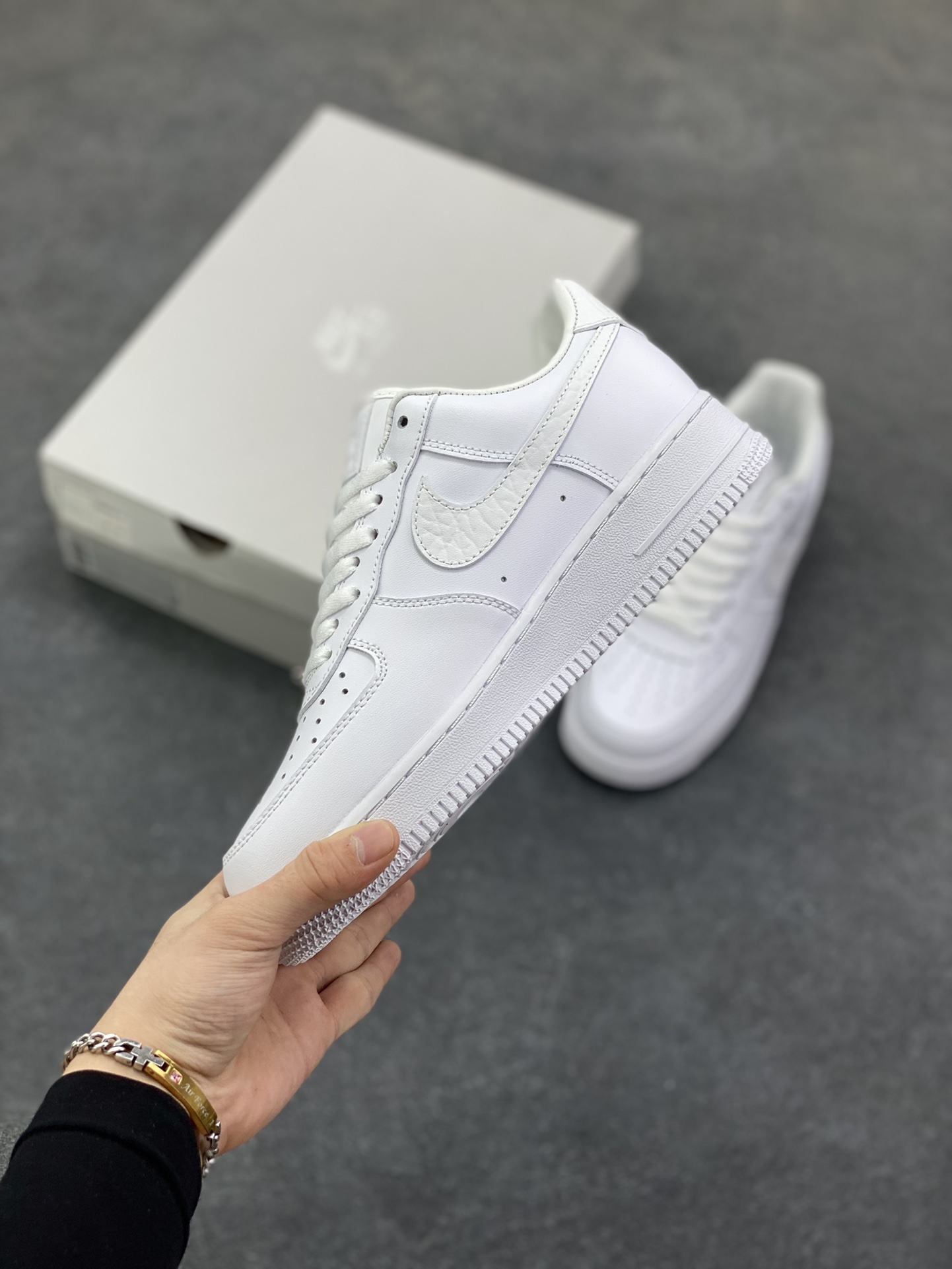 图片[3]-Nike Air Force 1 Low 白链条 空军一号低帮运动休闲板鞋 原楦头原纸板 打造纯正空军版型 专注外贸渠道 全掌内置蜂窝气垫 原盒配件 原厂中底钢印、拉帮完美 货号：IM6485-121 尺码：36 36.5 37.5 38 38.5 39 40 40.5 41 42 42.5 43 44 44.5 45-选品中心