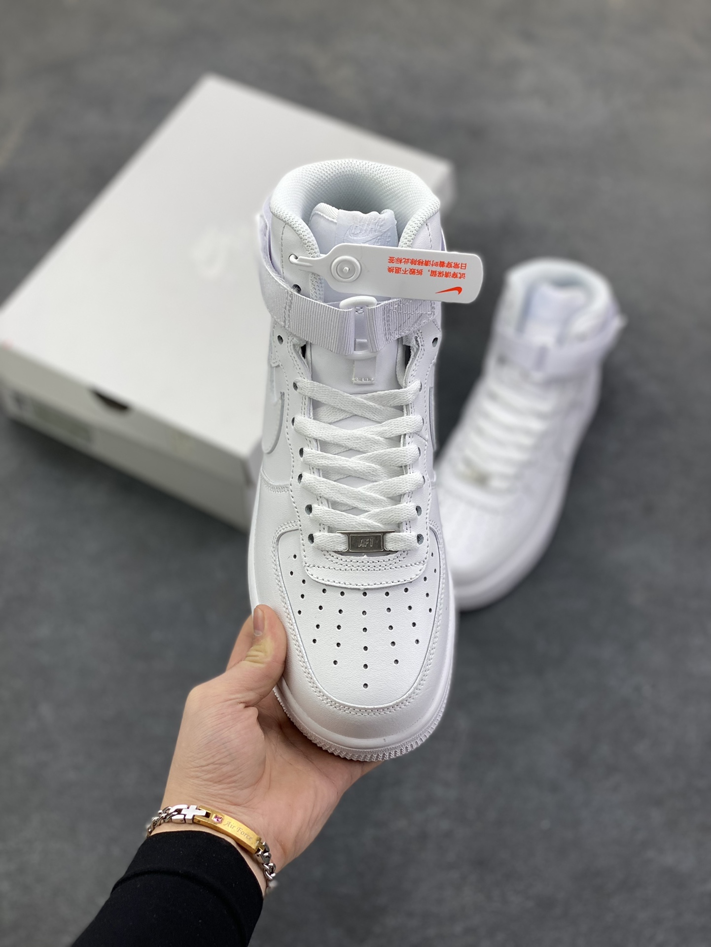 图片[2]-Nike Air Force 1 High 07 高帮白 空军一号高帮运动休闲板鞋 原楦头原纸板 打造纯正空军版型#专注外贸渠道 全掌内置蜂窝气垫 #原盒配件 原厂中底钢印、拉帮完美 货号：CW2290-111 尺码：36 36.5 37.5 38 38.5 39 40 40.5 41 42 42.5 43 44 44.5 45-选品中心