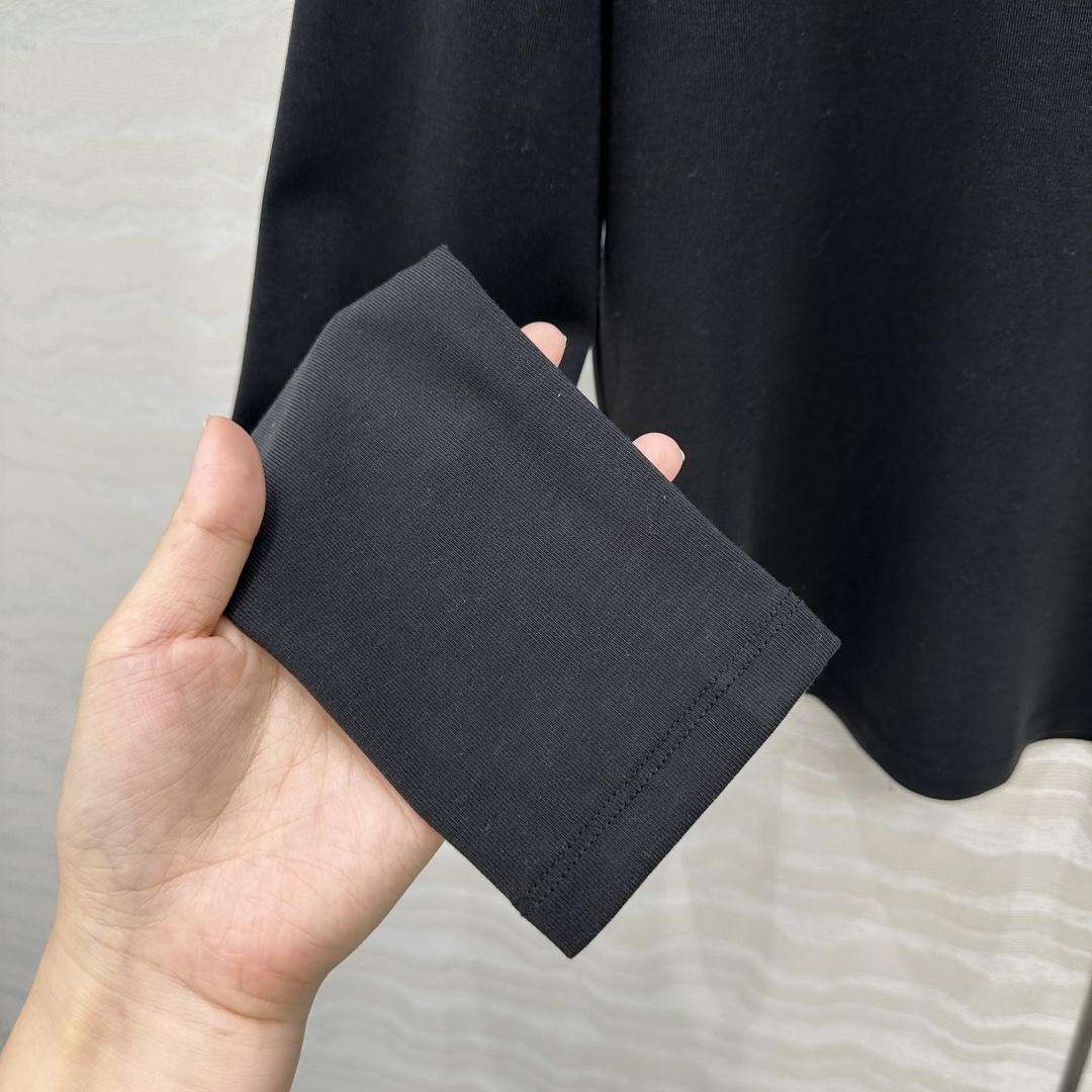 独家首发❤️原单品质，Row风纸片人穿搭！进口天丝羊毛半高领打底衫！锁骨捏褶设计。超级显瘦神器！极简叠搭