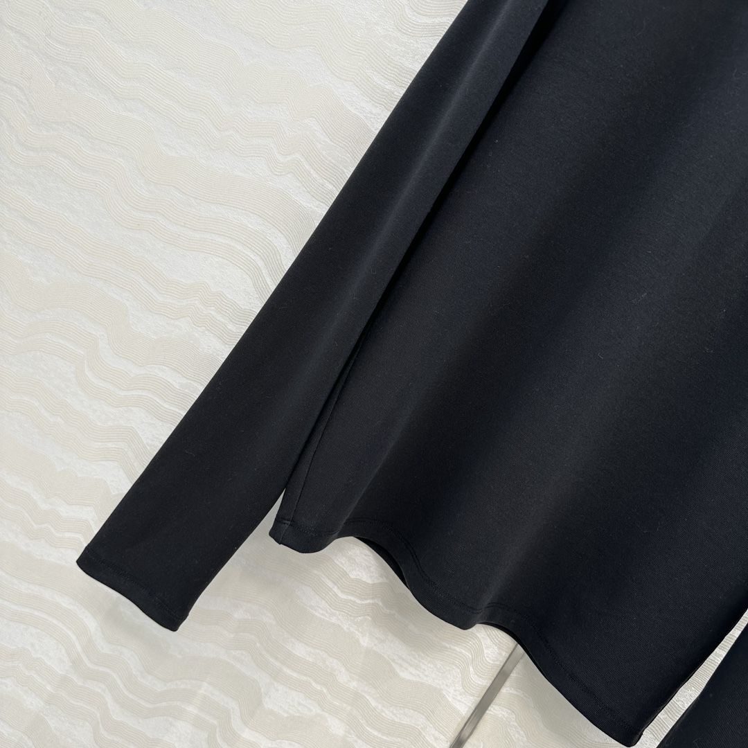 独家首发❤️原单品质，Row风纸片人穿搭！进口天丝羊毛半高领打底衫！锁骨捏褶设计。超级显瘦神器！极简叠搭