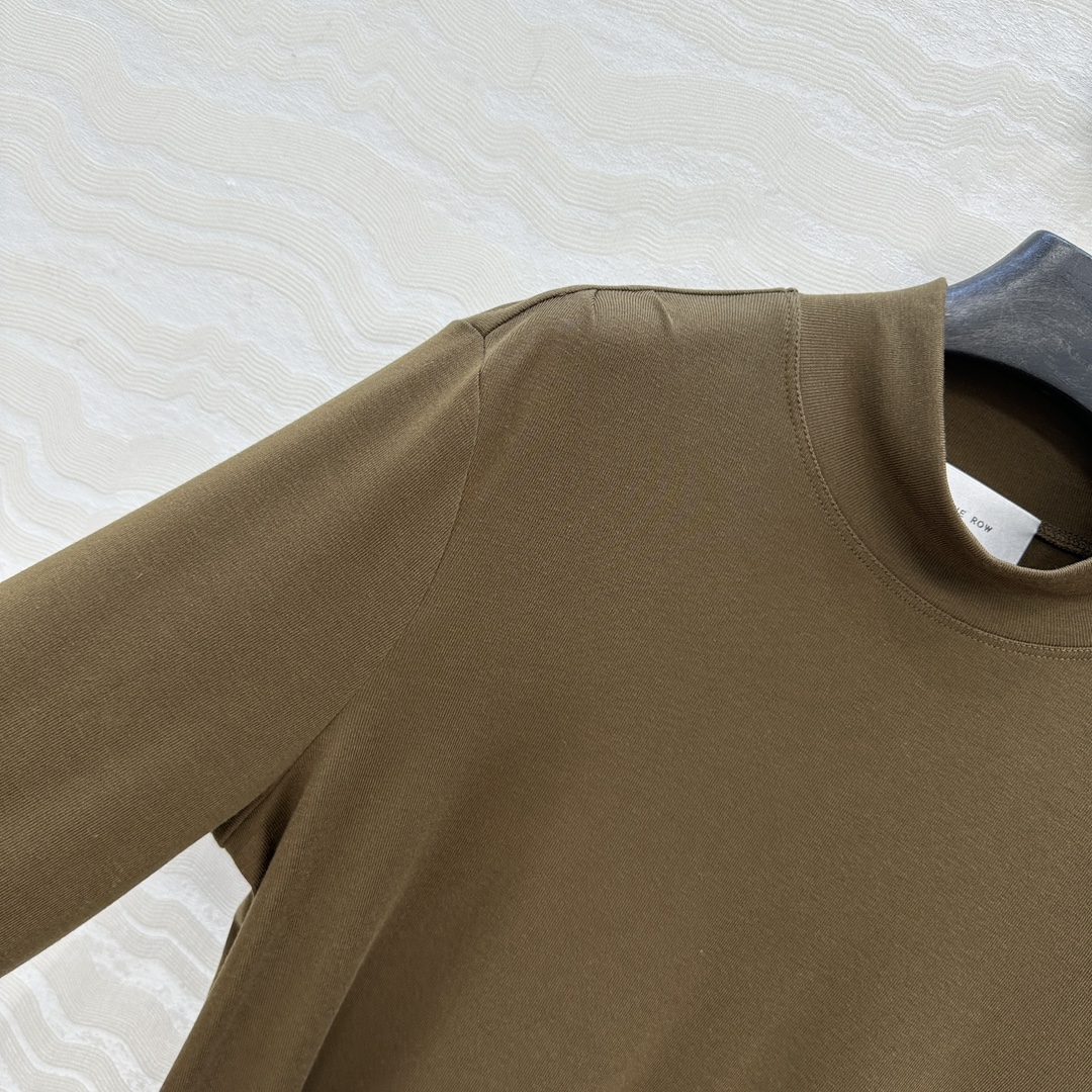 独家首发❤️原单品质，Row风纸片人穿搭！进口天丝羊毛半高领打底衫！锁骨捏褶设计。超级显瘦神器！极简叠搭