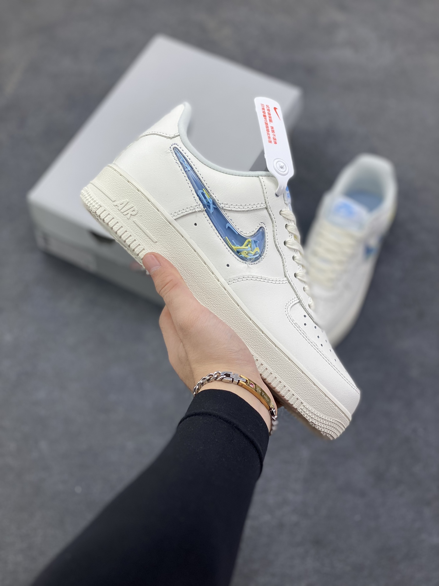 Nike Air Force 1 Low 果冻蓝 空军一号低帮运动休闲板鞋 原楦头原纸板 打造纯正空军版型 专注外贸渠道 全掌内置蜂窝气垫 原盒配件 原厂中底钢印、拉帮完美 货号：IM6697-141 尺码：36 36.5 37.5 38 38.5 39 40 40.5 41 42 42.5 43 44 44.5 45-选品中心