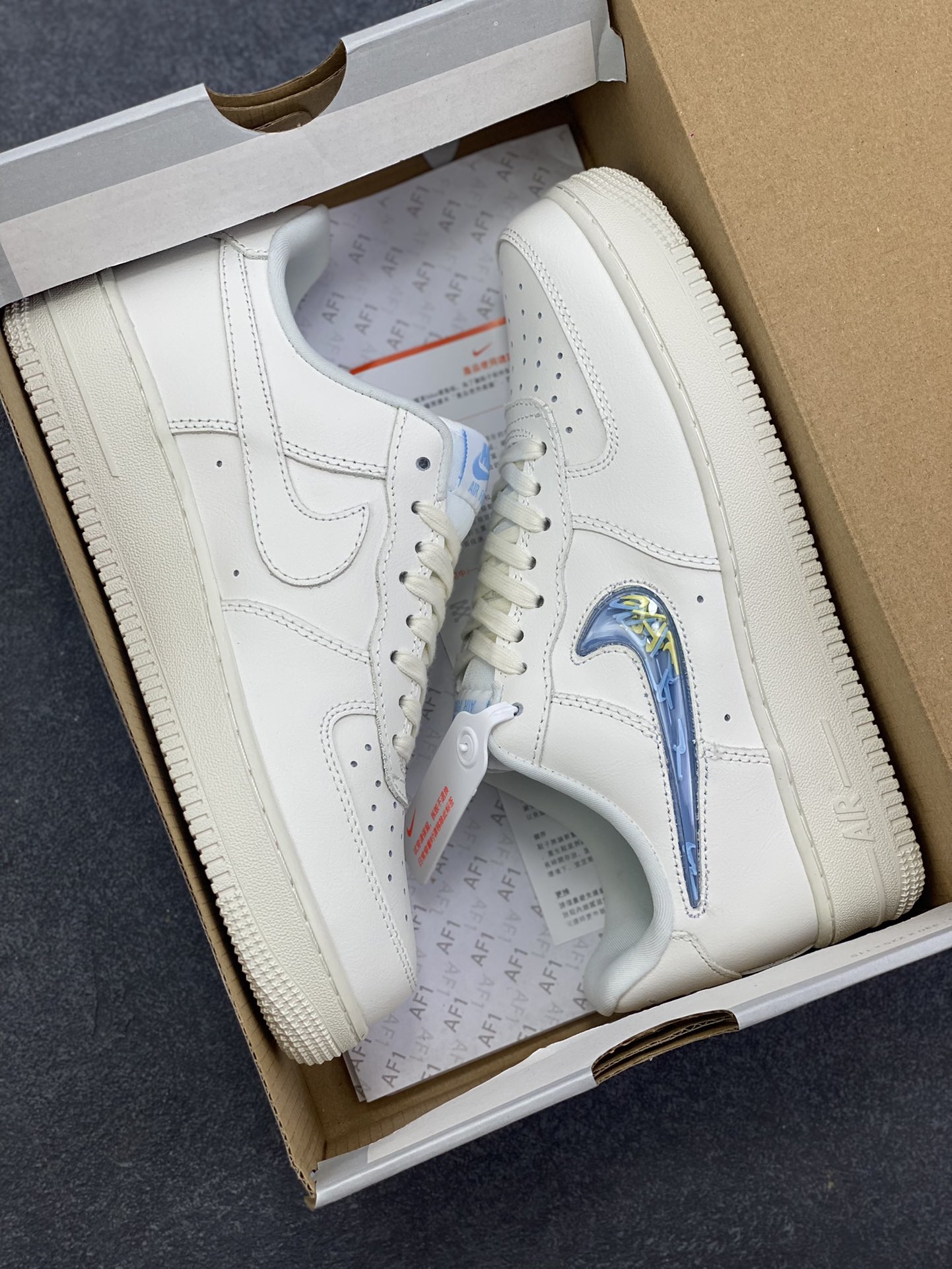 图片[9]-Nike Air Force 1 Low 果冻蓝 空军一号低帮运动休闲板鞋 原楦头原纸板 打造纯正空军版型 专注外贸渠道 全掌内置蜂窝气垫 原盒配件 原厂中底钢印、拉帮完美 货号：IM6697-141 尺码：36 36.5 37.5 38 38.5 39 40 40.5 41 42 42.5 43 44 44.5 45-选品中心