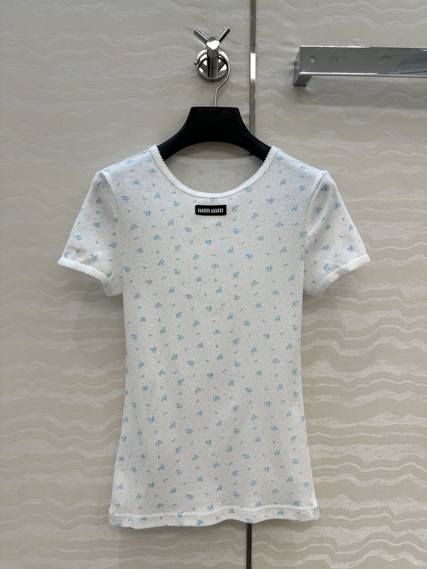 独家首发❤️原单品质，miu系少女穿搭！holiday系列田园小碎花纯棉短袖T恤，小花边领设计可爱少女风