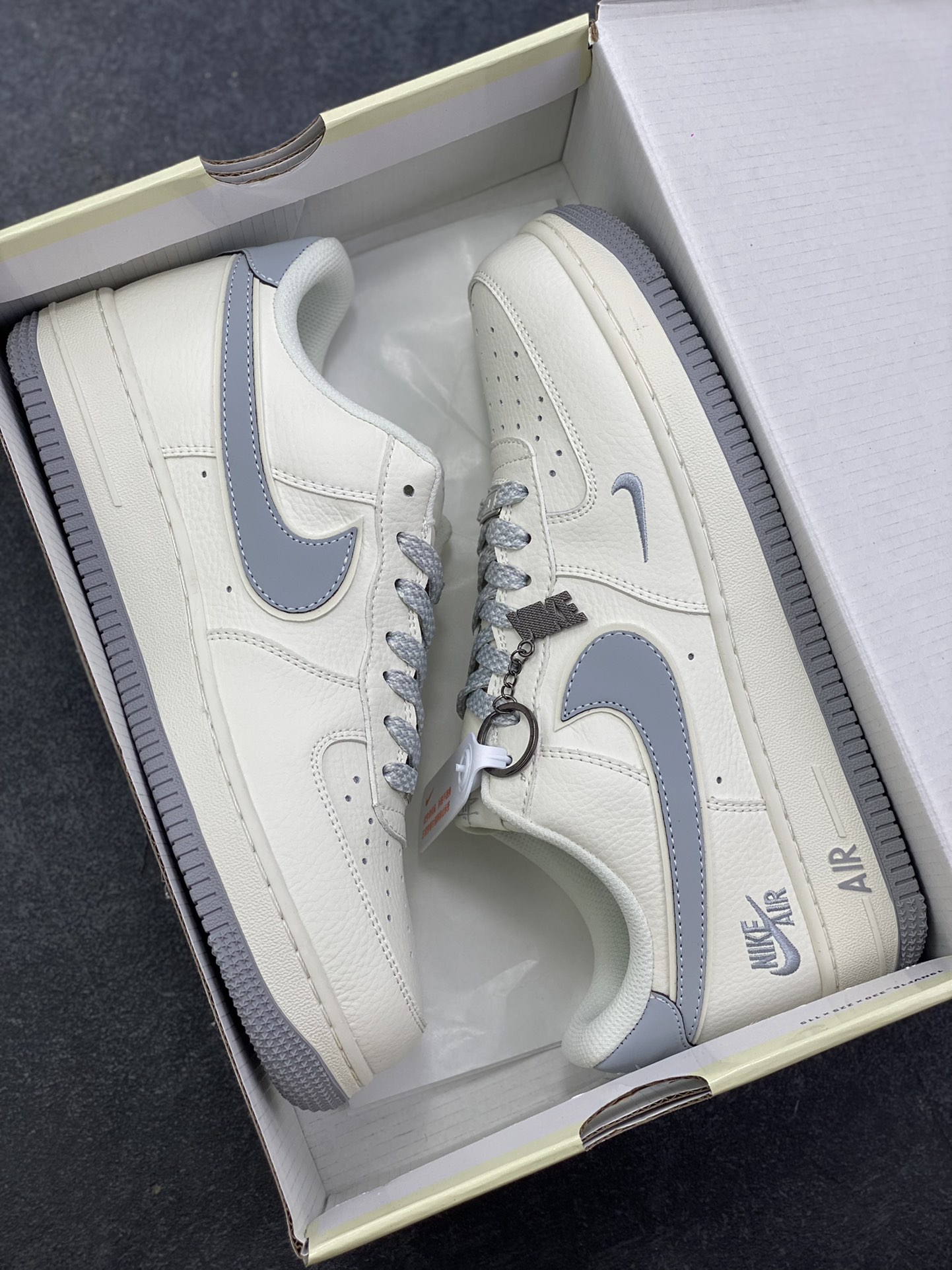 图片[9]-NIke Air Force 1 \’07 Low “NIKE灰标”空军一号 低帮 运动鞋 休闲鞋 折边针车 工艺难度大 原楦头原纸板 原装鞋盒 定制五金配件 内置全掌气垫 原厂鞋底 货号：CS5288-041 尺码：36 36.5 37.5 38 38.5 39 40 40.5 41 42 42.5 43 44 44.5 45-选品中心