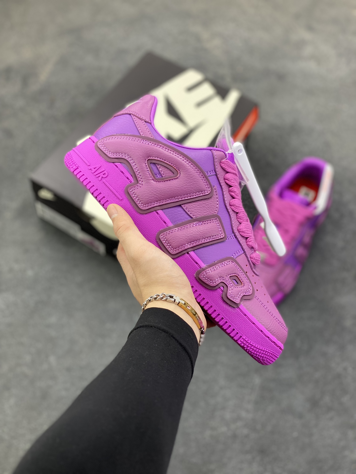 HY版本💯 Nike Air Force 1 Low CPFM联名粉 空军一号低帮运动休闲板鞋 原楦头原纸板 打造纯正空军版型 专注外贸渠道 全掌内置蜂窝气垫 原盒配件 原厂中底钢印、拉帮完美 货号：FQ7069-500 尺码：36 36.5 37.5 38 38.5 39 40 40.5 41 42 42.5 43 44 44.5 45 46-选品中心