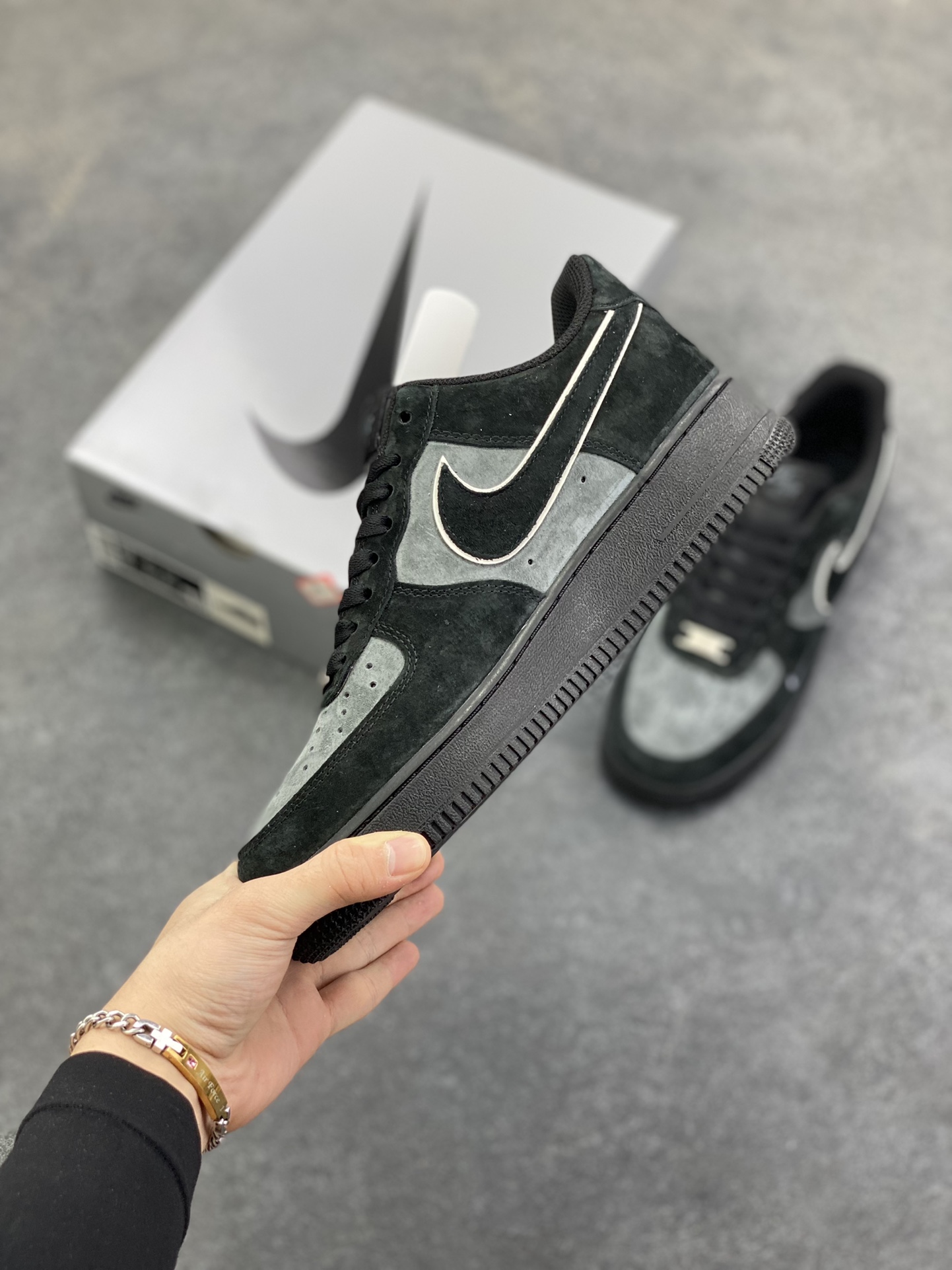 图片[3]-Nike Air Force 1 07 Low “黑武士”全麂皮 秋冬 空军一号低帮休闲板鞋 定制皮料 原盒原包装 原楦头原纸板 纯正版型 内置全掌气垫 货号：ZH0316-134 尺码：36 36.5 37.5 38 38.5 39 40 40.5 41 42 42.5 43 44 44.5 45-选品中心