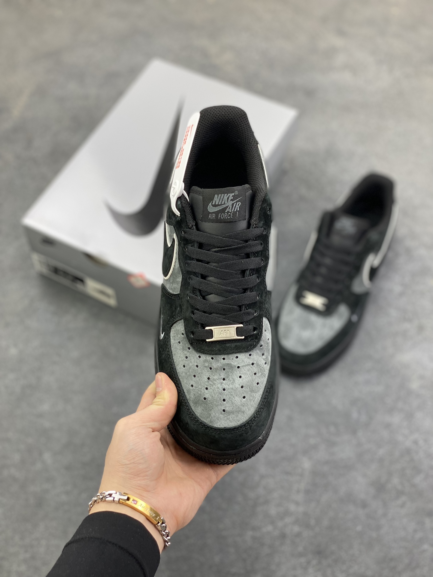 图片[2]-Nike Air Force 1 07 Low “黑武士”全麂皮 秋冬 空军一号低帮休闲板鞋 定制皮料 原盒原包装 原楦头原纸板 纯正版型 内置全掌气垫 货号：ZH0316-134 尺码：36 36.5 37.5 38 38.5 39 40 40.5 41 42 42.5 43 44 44.5 45-选品中心