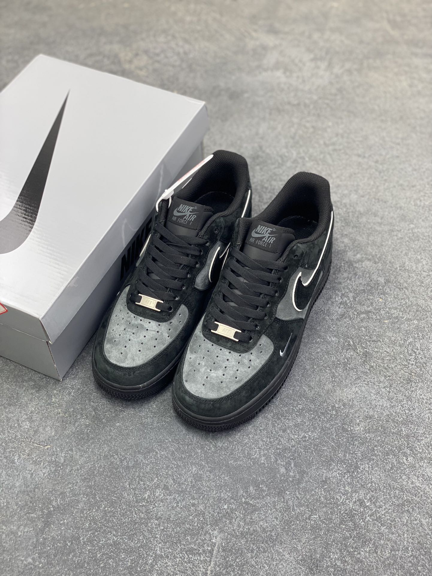 图片[8]-Nike Air Force 1 07 Low “黑武士”全麂皮 秋冬 空军一号低帮休闲板鞋 定制皮料 原盒原包装 原楦头原纸板 纯正版型 内置全掌气垫 货号：ZH0316-134 尺码：36 36.5 37.5 38 38.5 39 40 40.5 41 42 42.5 43 44 44.5 45-选品中心