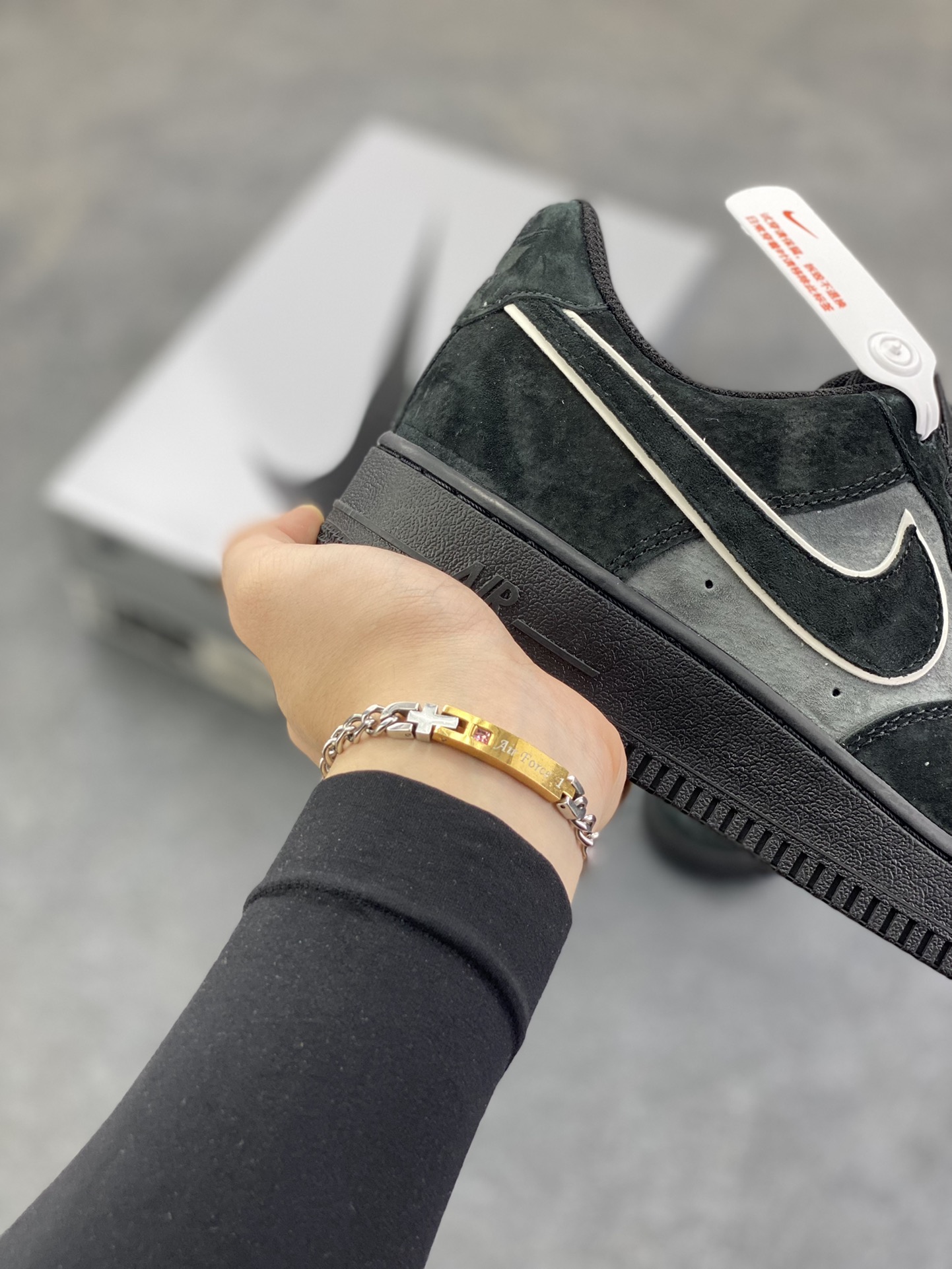 图片[6]-Nike Air Force 1 07 Low “黑武士”全麂皮 秋冬 空军一号低帮休闲板鞋 定制皮料 原盒原包装 原楦头原纸板 纯正版型 内置全掌气垫 货号：ZH0316-134 尺码：36 36.5 37.5 38 38.5 39 40 40.5 41 42 42.5 43 44 44.5 45-选品中心
