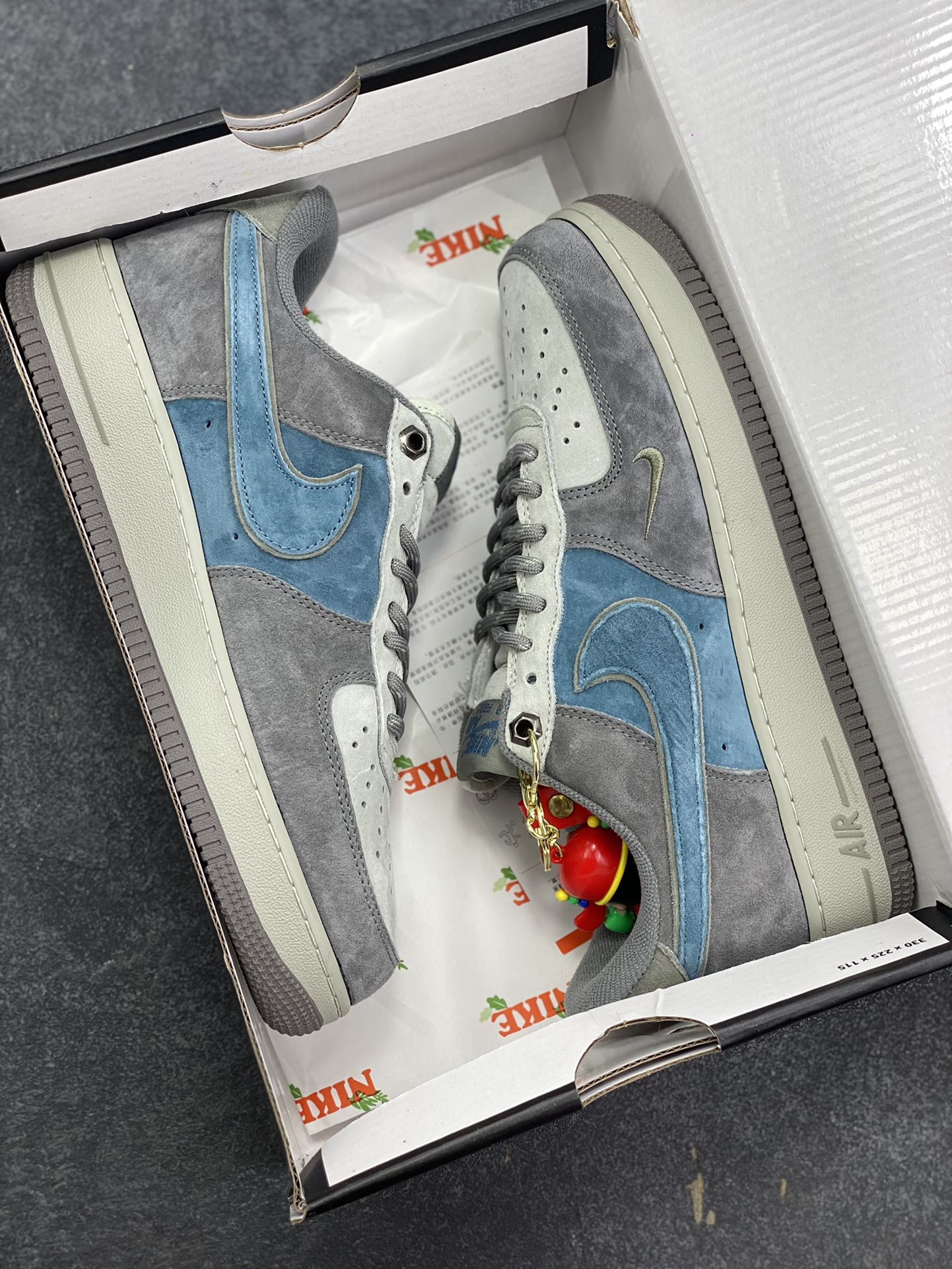 图片[9]-Nike Air Force 1 \’07 Low “头层猪八拼接” 空军一号 高端定制 低帮 运动鞋 休闲鞋 折边针车 工艺难度大 原楦头原纸板 原装鞋盒 定制五金配件 内置全掌气垫 原厂鞋底 货号：DY9867-009 尺码：36 36.5 37.5 38 38.5 39 40 40.5 41 42 42.5 43 44 44.5 45-选品中心