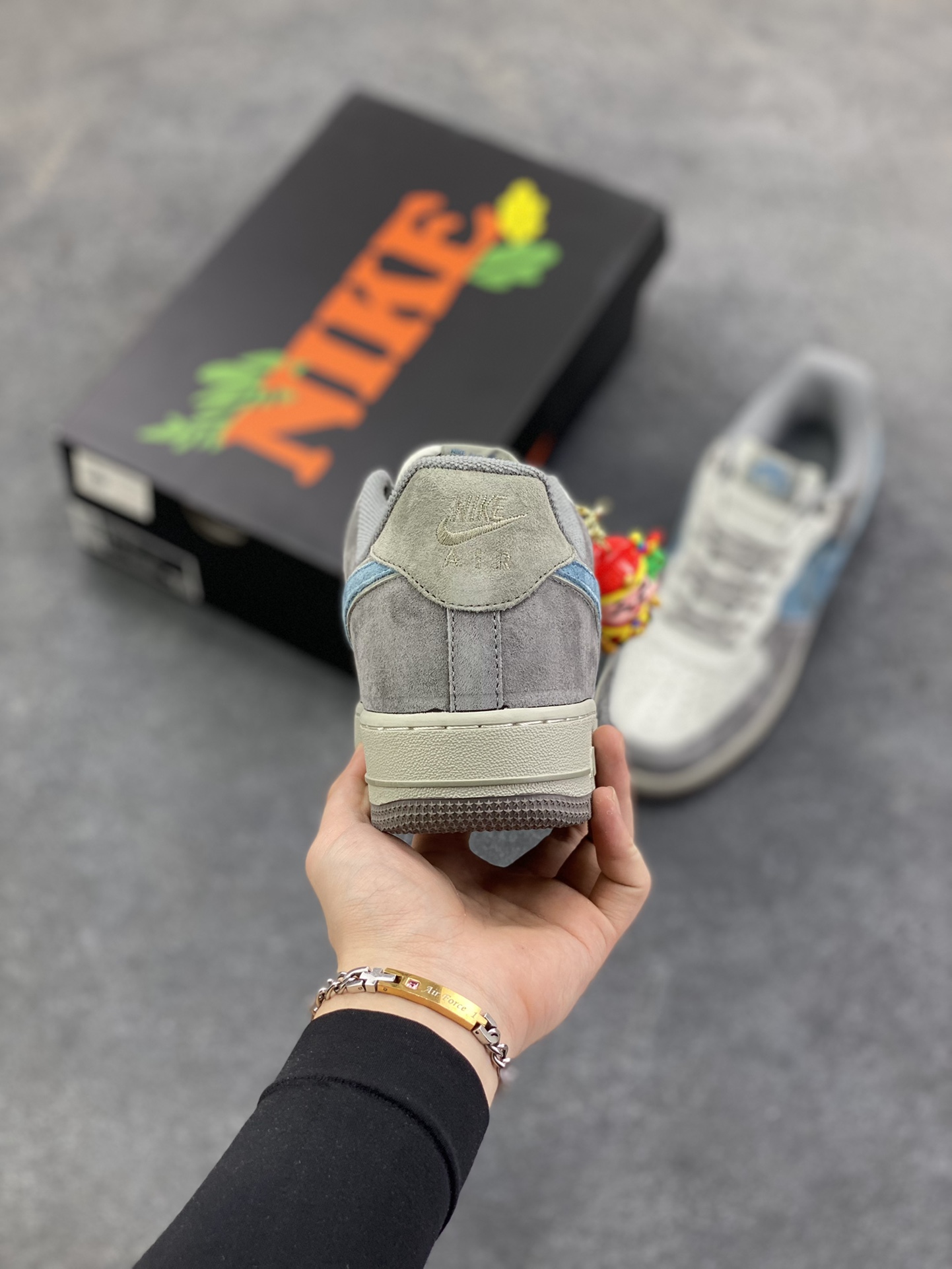 图片[4]-Nike Air Force 1 \’07 Low “头层猪八拼接” 空军一号 高端定制 低帮 运动鞋 休闲鞋 折边针车 工艺难度大 原楦头原纸板 原装鞋盒 定制五金配件 内置全掌气垫 原厂鞋底 货号：DY9867-009 尺码：36 36.5 37.5 38 38.5 39 40 40.5 41 42 42.5 43 44 44.5 45-选品中心