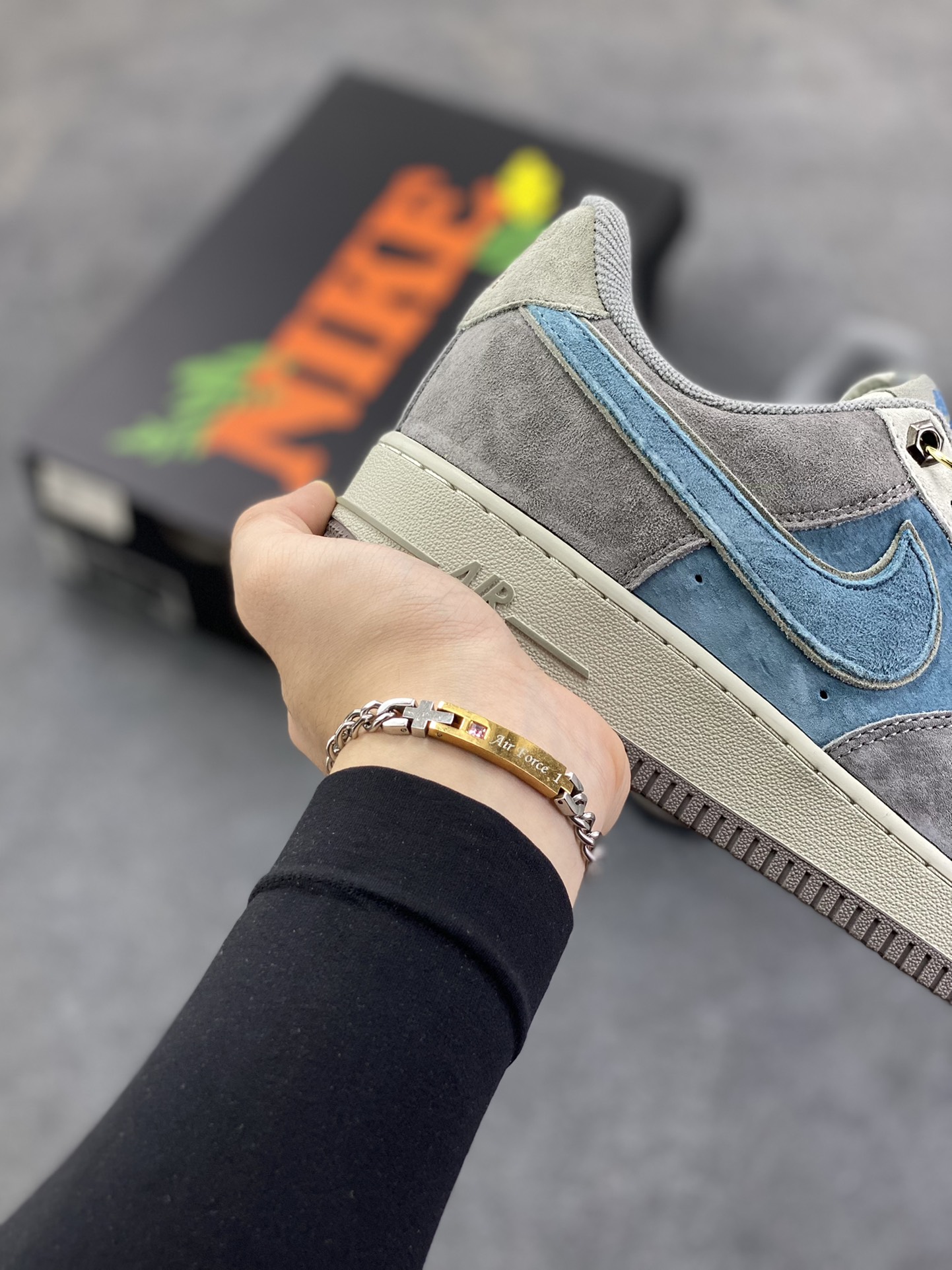 图片[6]-Nike Air Force 1 \’07 Low “头层猪八拼接” 空军一号 高端定制 低帮 运动鞋 休闲鞋 折边针车 工艺难度大 原楦头原纸板 原装鞋盒 定制五金配件 内置全掌气垫 原厂鞋底 货号：DY9867-009 尺码：36 36.5 37.5 38 38.5 39 40 40.5 41 42 42.5 43 44 44.5 45-选品中心