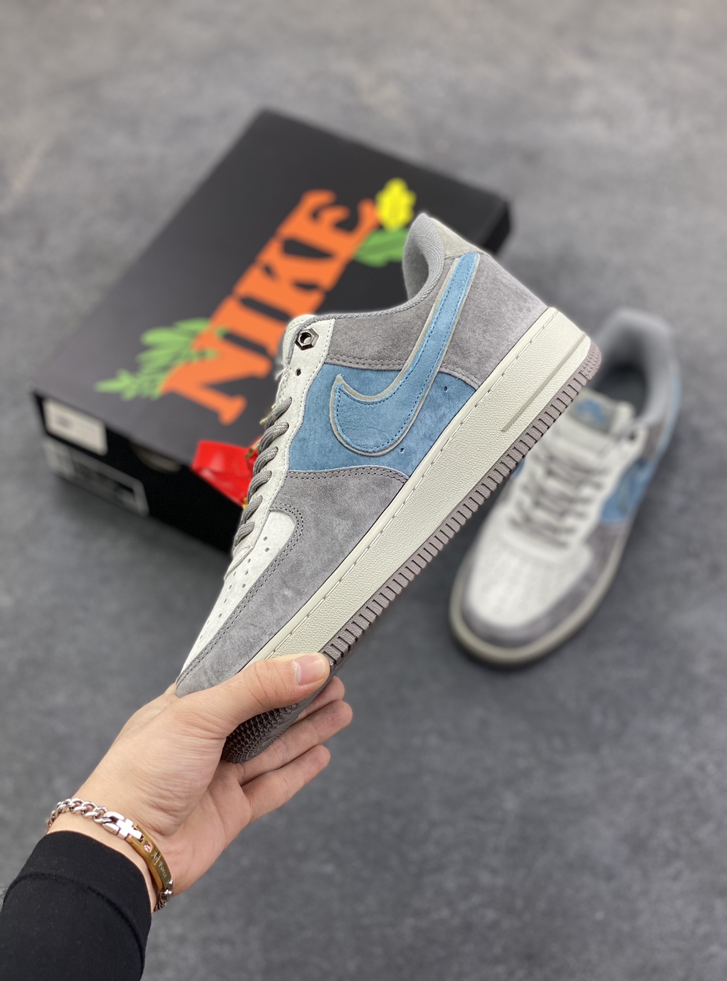 图片[3]-Nike Air Force 1 \’07 Low “头层猪八拼接” 空军一号 高端定制 低帮 运动鞋 休闲鞋 折边针车 工艺难度大 原楦头原纸板 原装鞋盒 定制五金配件 内置全掌气垫 原厂鞋底 货号：DY9867-009 尺码：36 36.5 37.5 38 38.5 39 40 40.5 41 42 42.5 43 44 44.5 45-选品中心