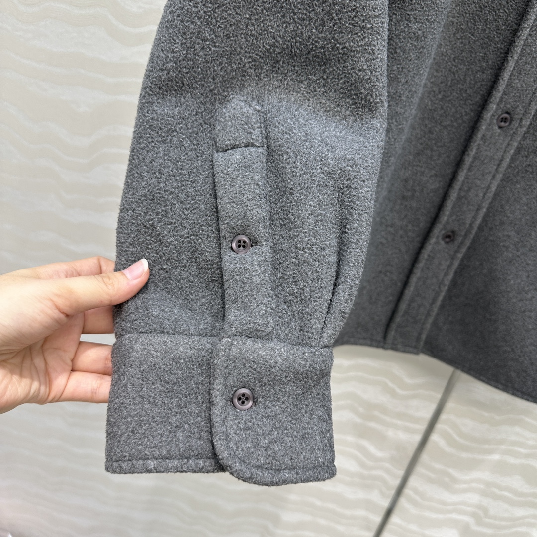 独家首发❤️原单品质，miu系少女格蕾系穿搭！holiday系列知识分子时髦风衬衫外套！进口摇粒太空绒面