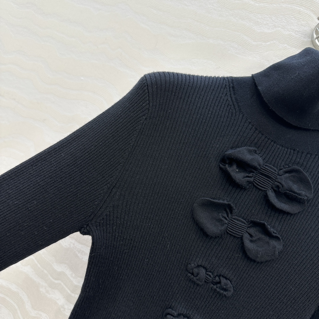 独家首发❤️高端原单品质，Coco25k新品！浮雕提花蝴蝶结系列黑白高领毛衣！超级叠搭神器。进口羊毛纱线