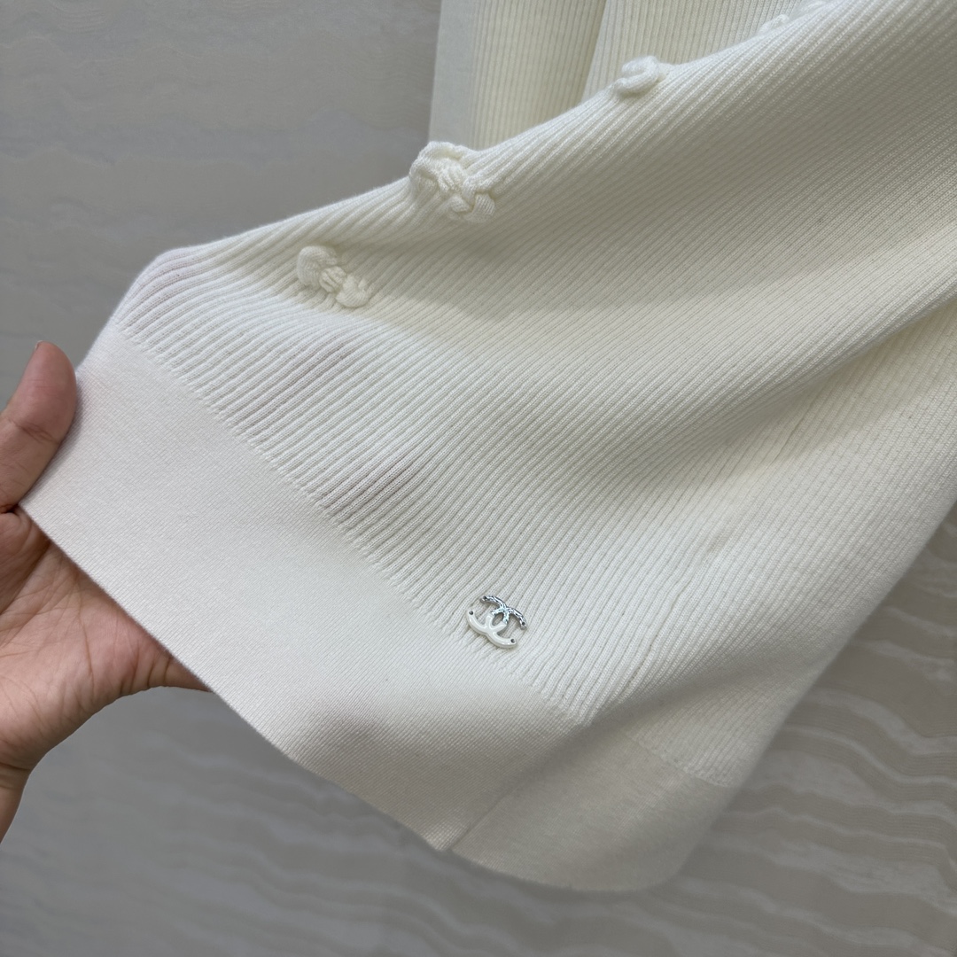 独家首发❤️高端原单品质，Coco25k新品！浮雕提花蝴蝶结系列黑白高领毛衣！超级叠搭神器。进口羊毛纱线