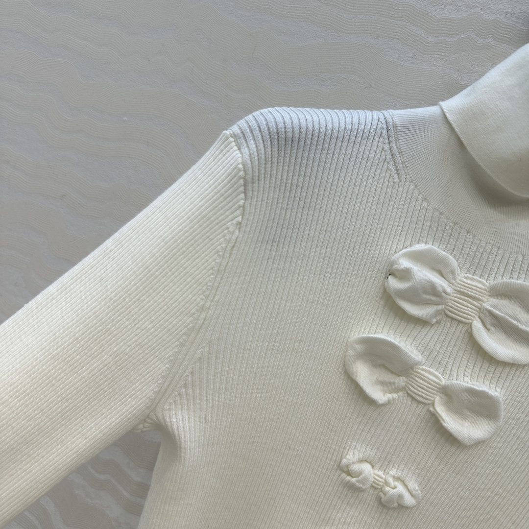 独家首发❤️高端原单品质，Coco25k新品！浮雕提花蝴蝶结系列黑白高领毛衣！超级叠搭神器。进口羊毛纱线