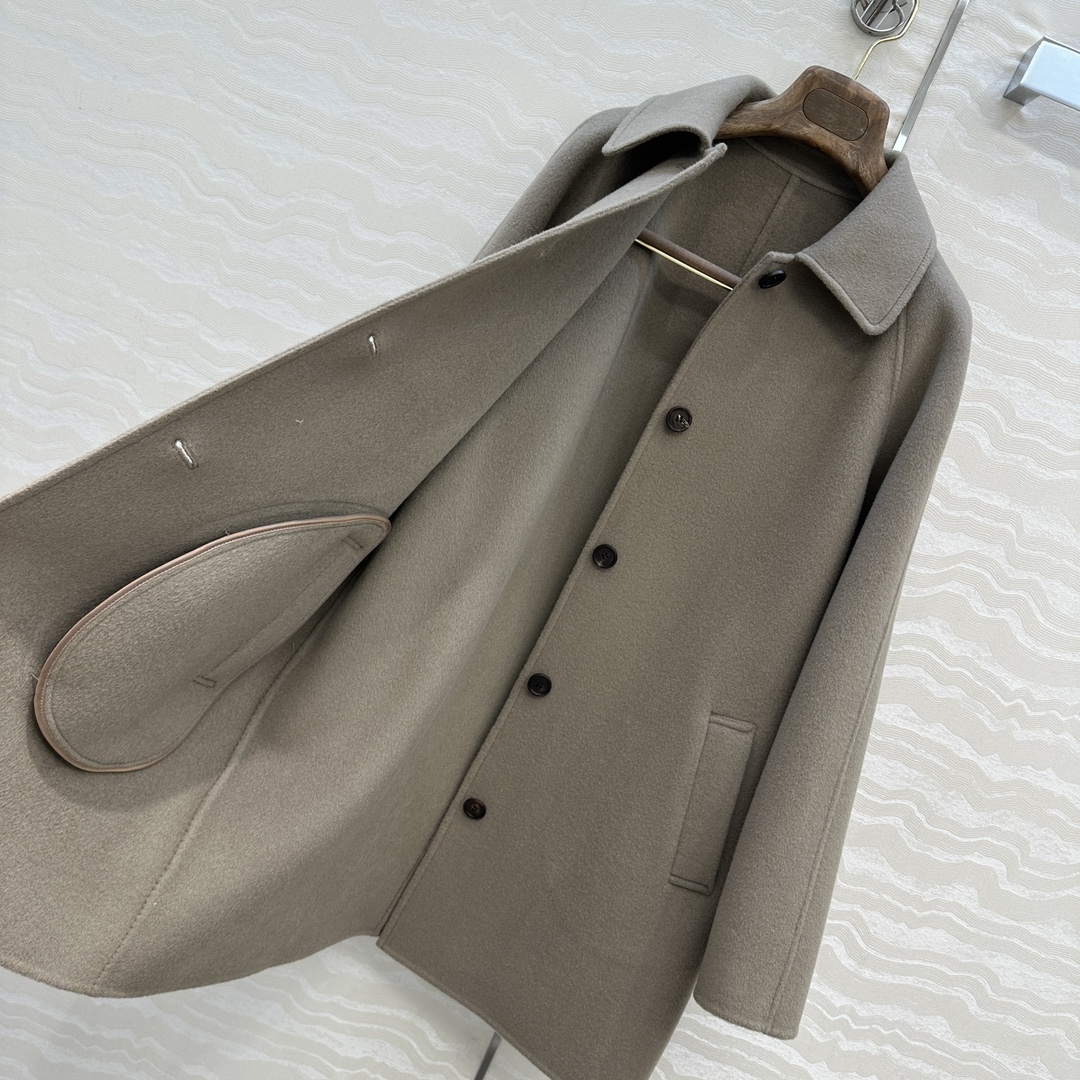 独家首发❤️高端品质！lP🆕高奢老钱风穿搭！定制琥珀色。英式气质翻领单排扣手工羊绒长款大衣外套！廓形设计