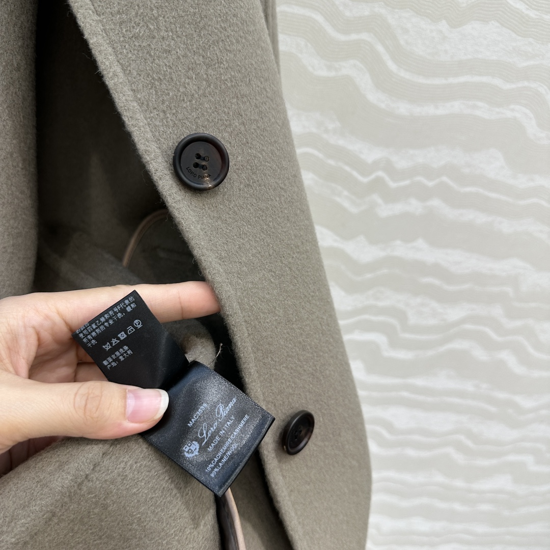 独家首发❤️高端品质！lP🆕高奢老钱风穿搭！定制琥珀色。英式气质翻领单排扣手工羊绒长款大衣外套！廓形设计