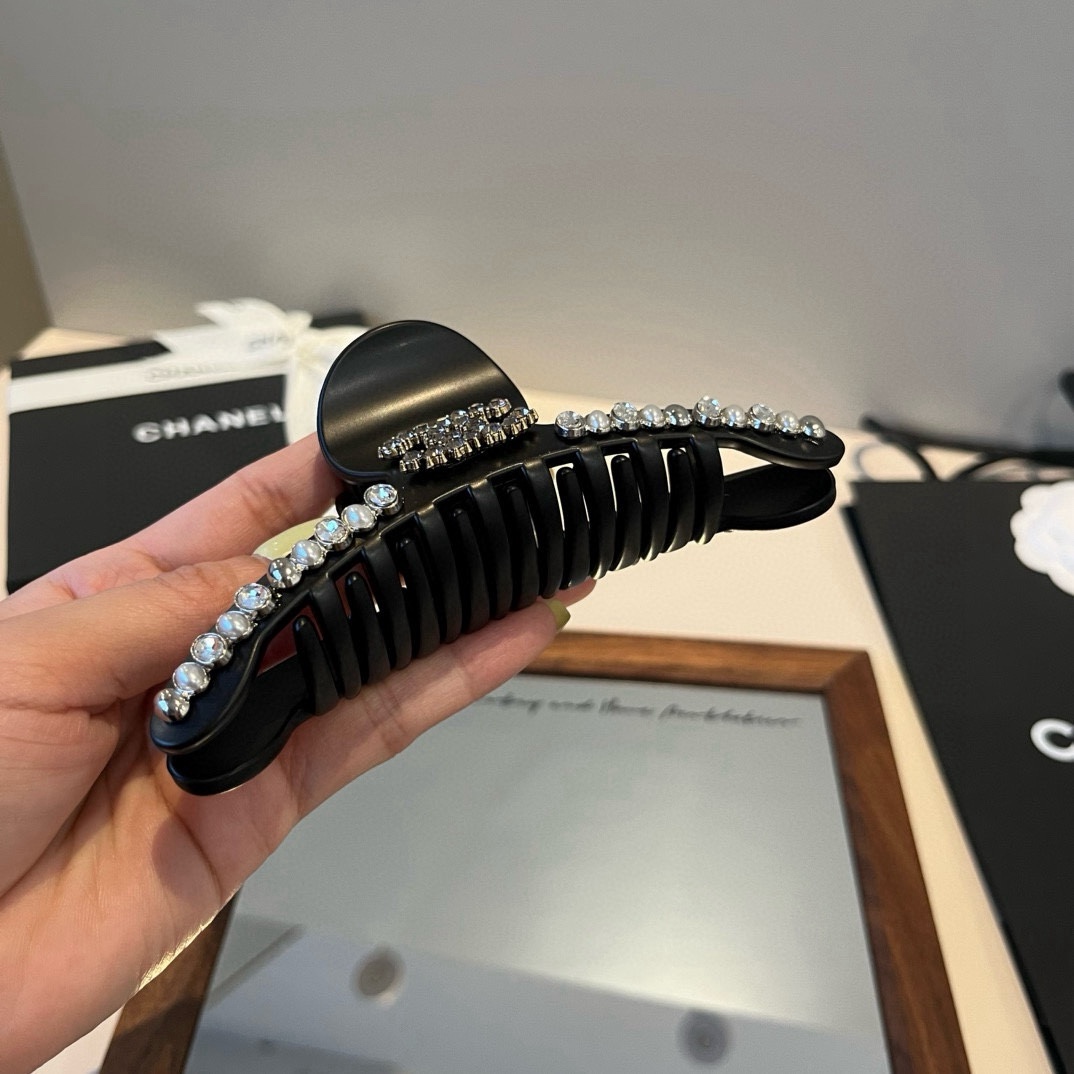 pChanel香奈儿新款发夹