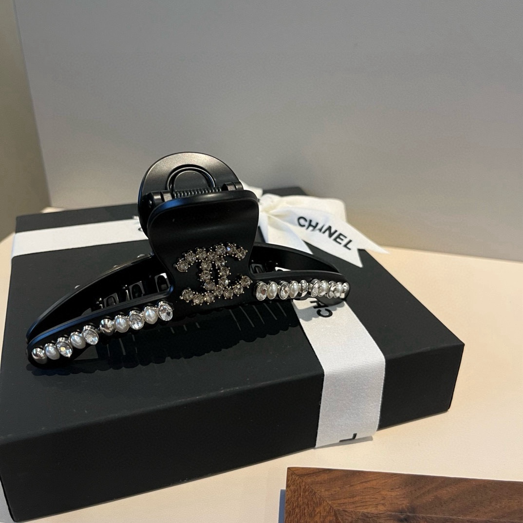 pChanel香奈儿新款发夹