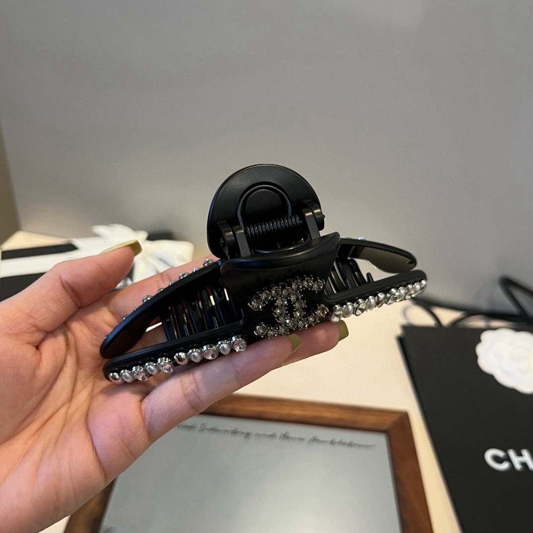 pChanel香奈儿新款发夹