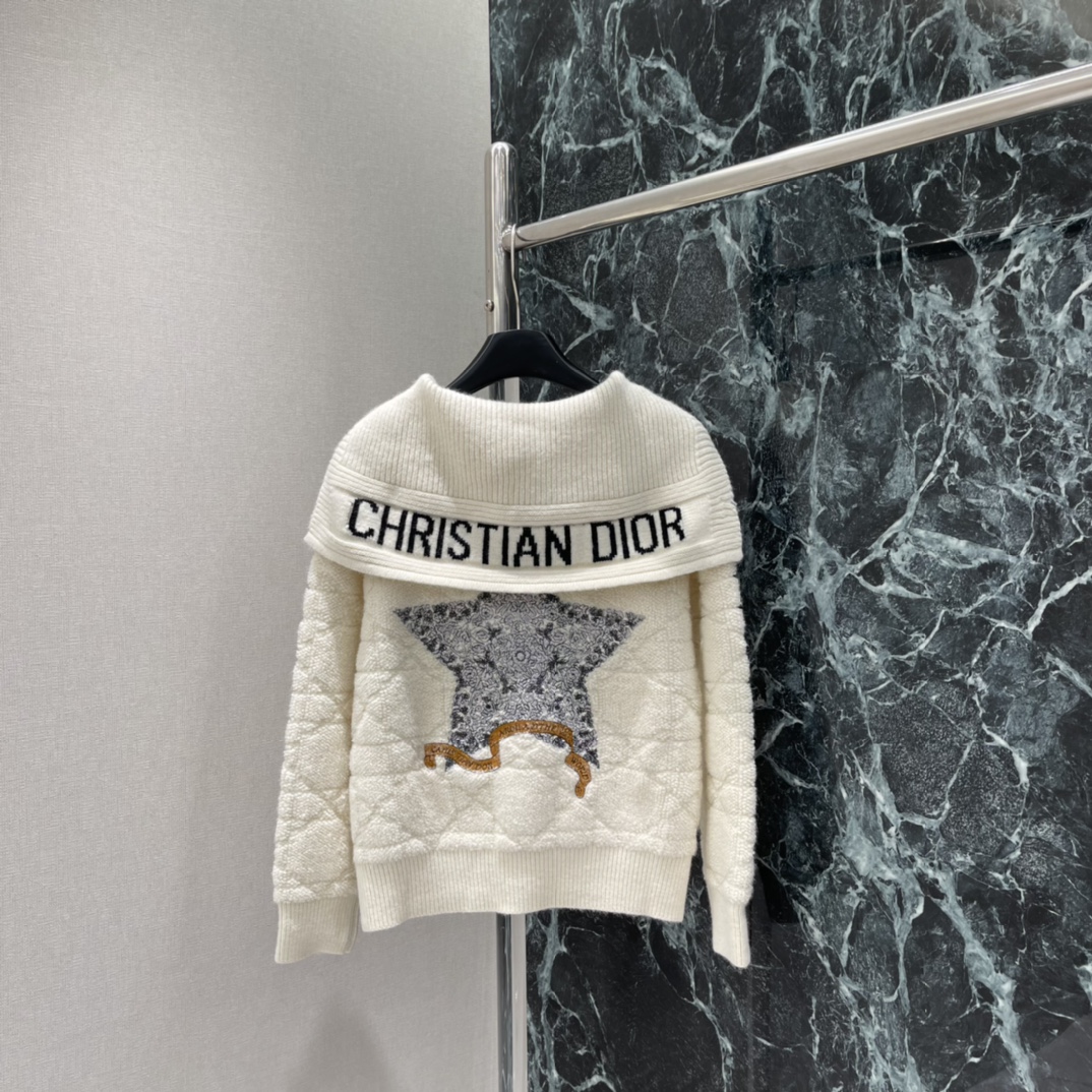 Ｄ家 25秋冬新款 刺绣针织开衫后背“CHRISTIAN DIO”字样➕星形刺绣，搭配经典老花图案，品牌