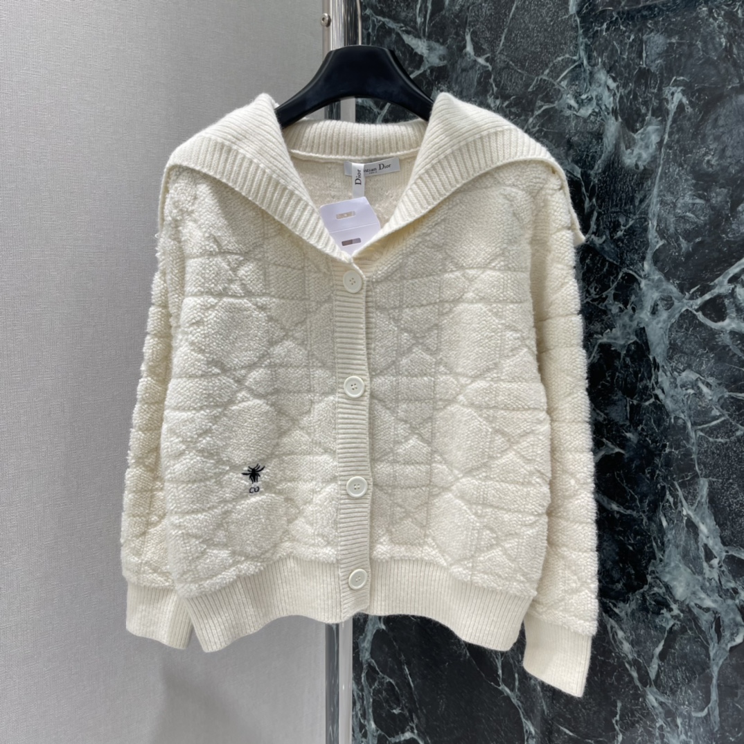 Ｄ家 25秋冬新款 刺绣针织开衫后背“CHRISTIAN DIO”字样➕星形刺绣，搭配经典老花图案，品牌