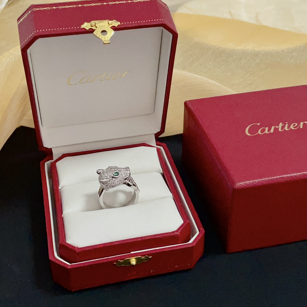 NO:583277,Cartier diamond-set cheetah ring, high-end customized version, diamond-set craftsmanship, V-gold material, classic and fashionable style, using sharp lines to reconstruct the aesthetics of love!  Breaking the rules, the diamond-encrusted design actually achieves the ceiling of high-end sense - no need for flashy accumulation, love should be as pure as ever. Cartier is loved by many celebrities and Internet celebrities. The Leopard series bracelet is absolutely an eternal classic, and it is not limited to men and women, and there is no age limit!  Wear it and you will be the center of attention!  , jewelry boutique, cartier, ring, bracelet19860909卡地亚镶钻猎豹戒指 高端定制版本 镶嵌钻工艺 V金材质 经典而时尚风格 用凌厉线条重构爱情美学！打破常规,镶嵌钻设计反而成就高级感天花板——无需浮华堆砌,爱本应纯粹如初 卡地亚受众多明星网红的爱戴 豹子系列手镯 绝对是永恒经典 而且男女不限 年龄不限 ！戴上它你就是焦点！,饰品精品,cartier,ring,bracelet,Jewelry