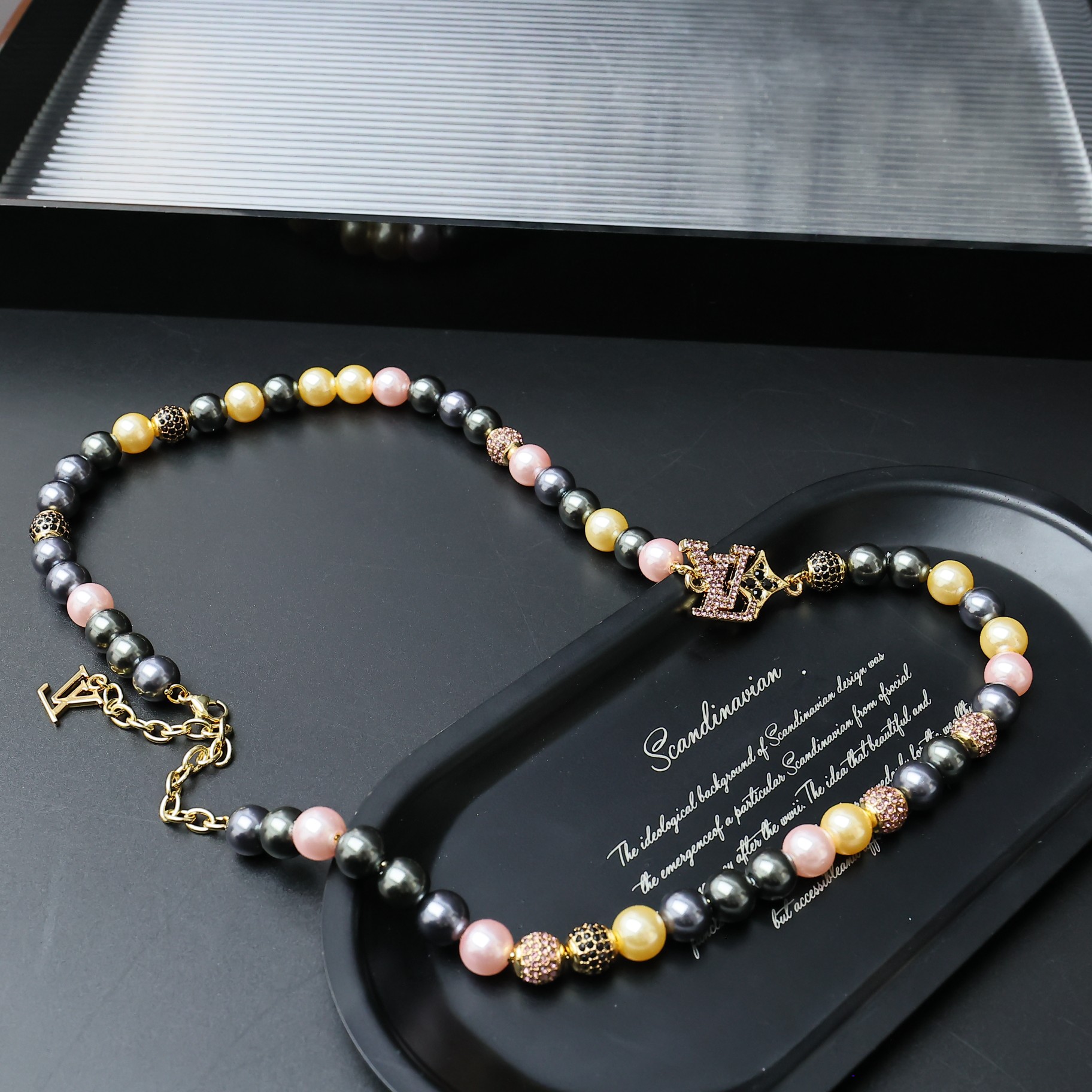 DANDY PEARLS LVDandy Pearls LVFlowers Pharrell Williams