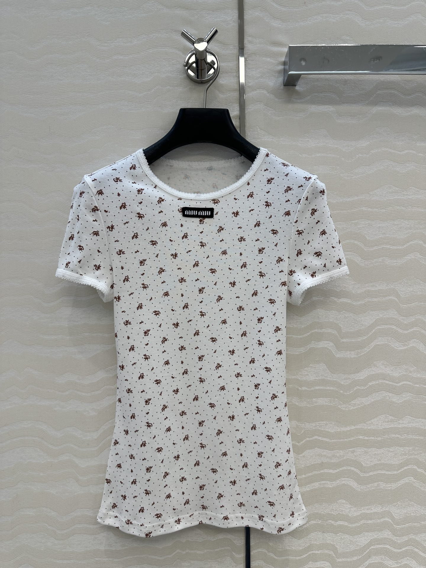 独家首发❤️原单品质，miu系少女穿搭！holiday系列田园小碎花纯棉短袖T恤，小花边领设计可爱少女风